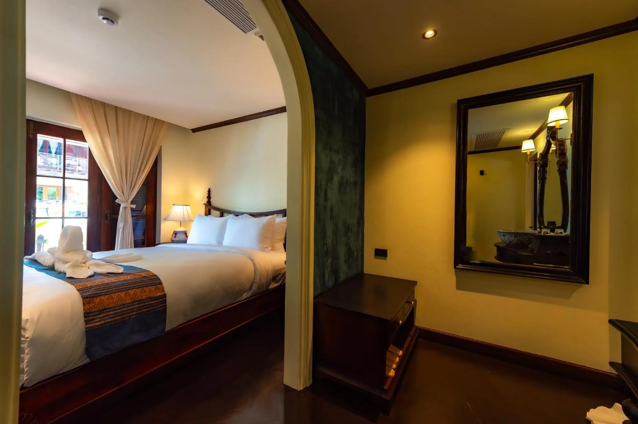 Shower, Bed in Sengphachanh Heritage Boutique