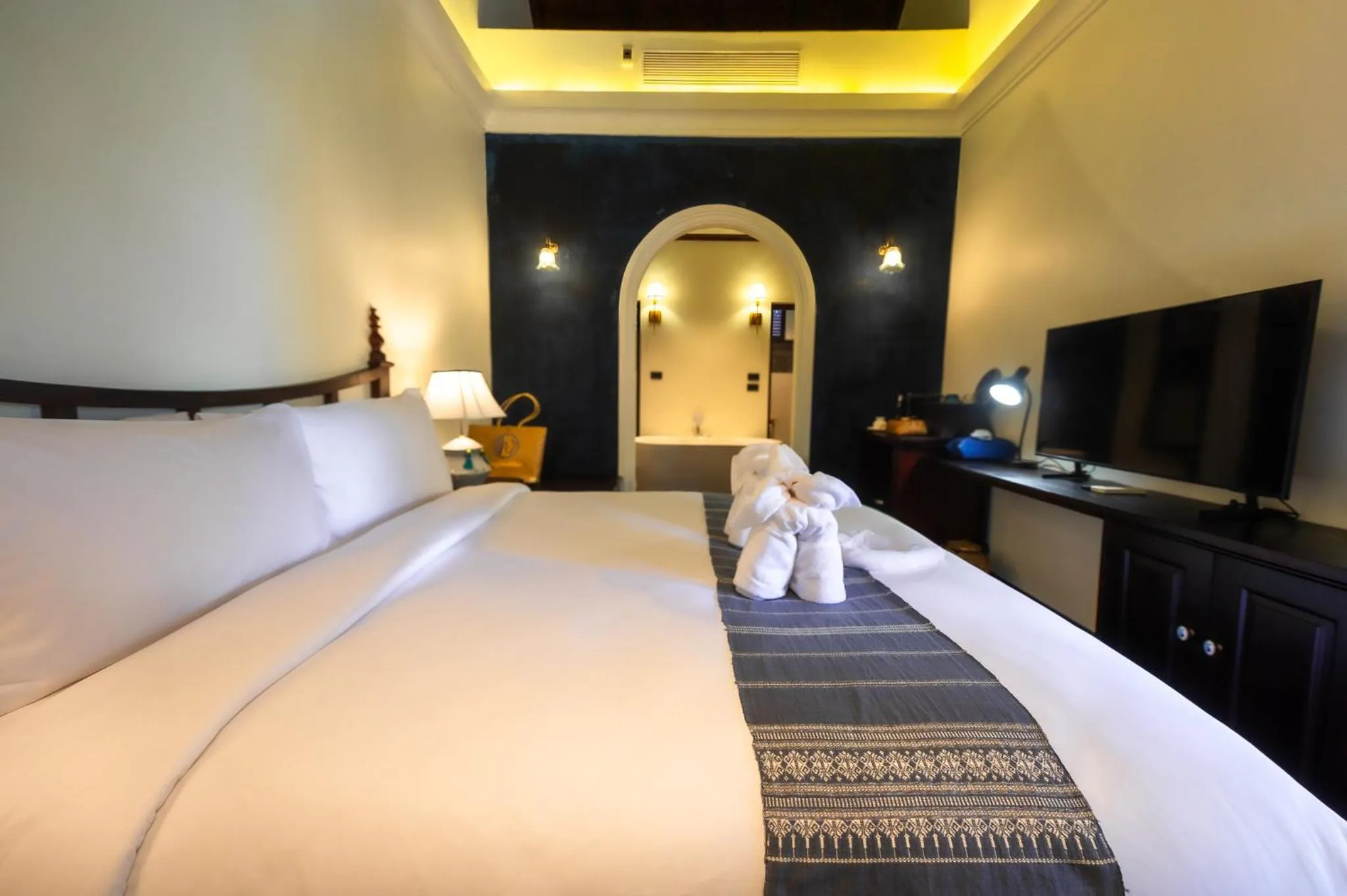 Bed in Sengphachanh Heritage Boutique