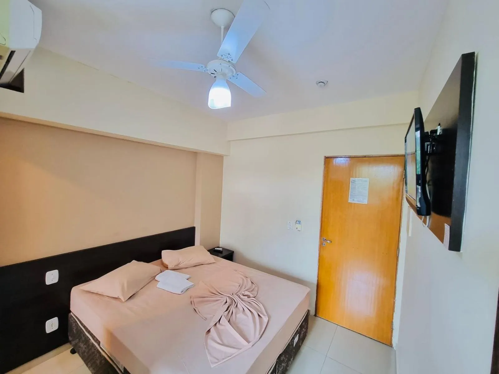 Bedroom, Bed in Portal Palace Hotel