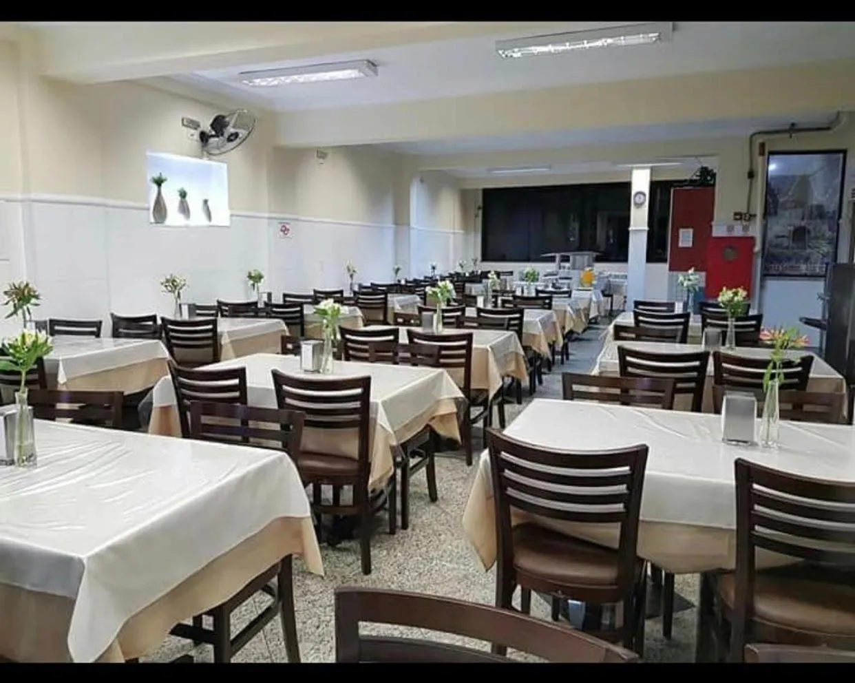 Restaurant/places to eat in Portal Palace Hotel