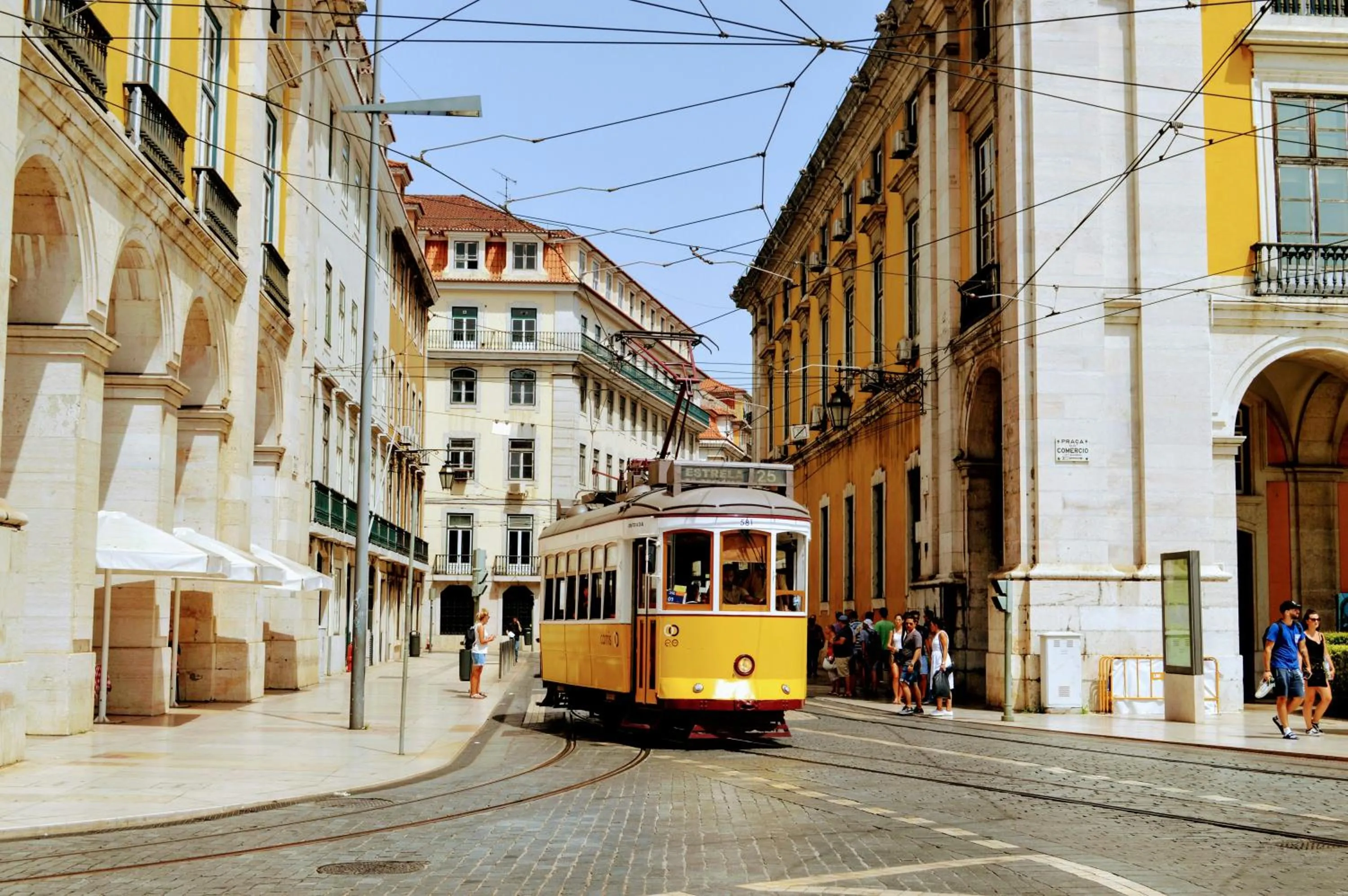 Day in LSA Alvalade by Numa