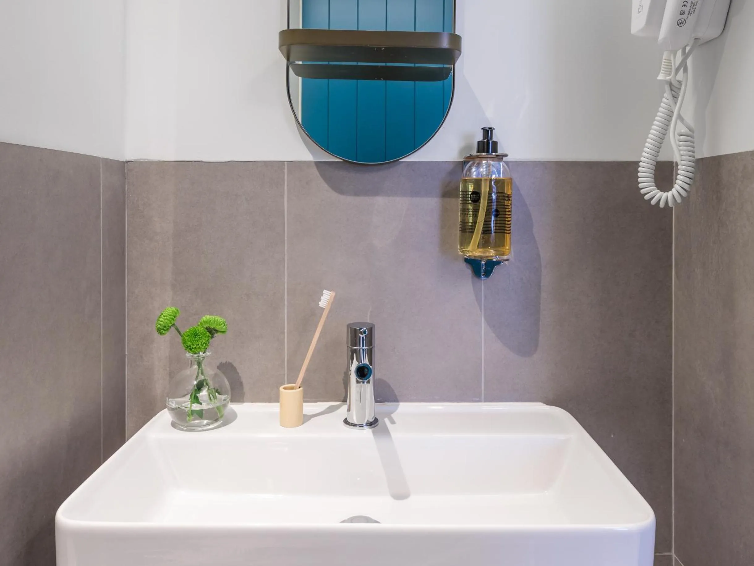 Bathroom in LSA Alvalade by Numa