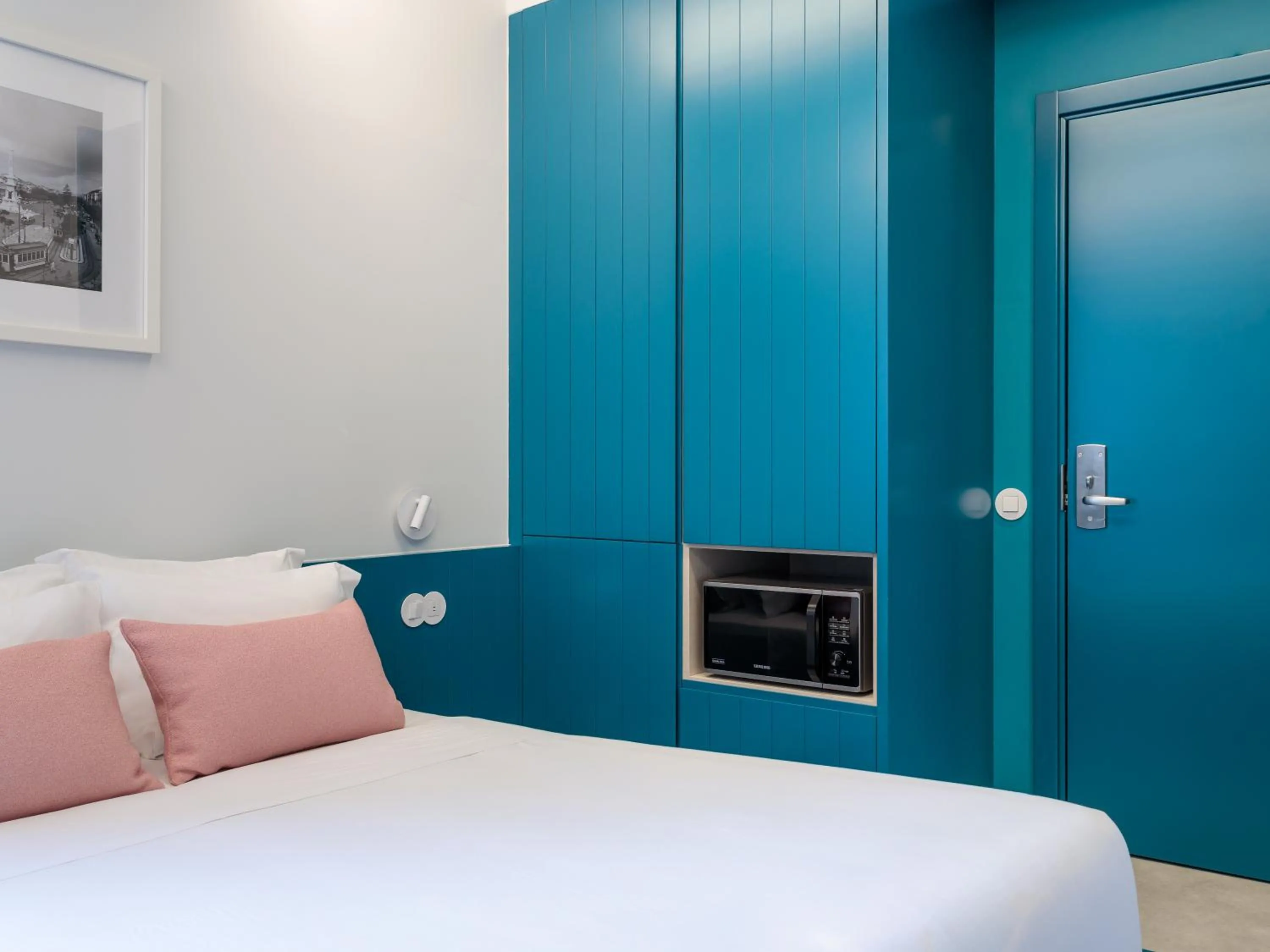 Bed in LSA Alvalade by Numa