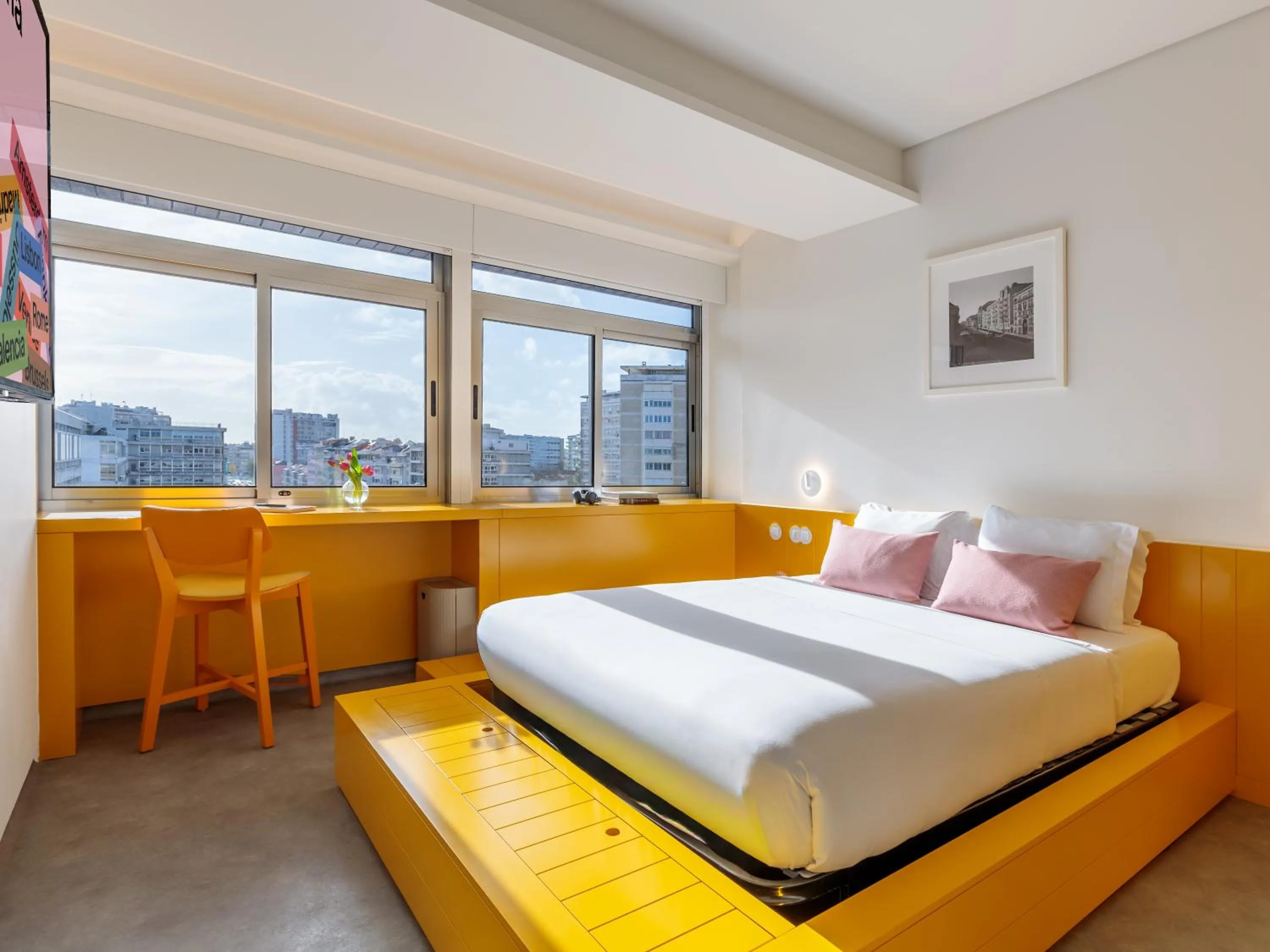 Bed in LSA Alvalade by Numa