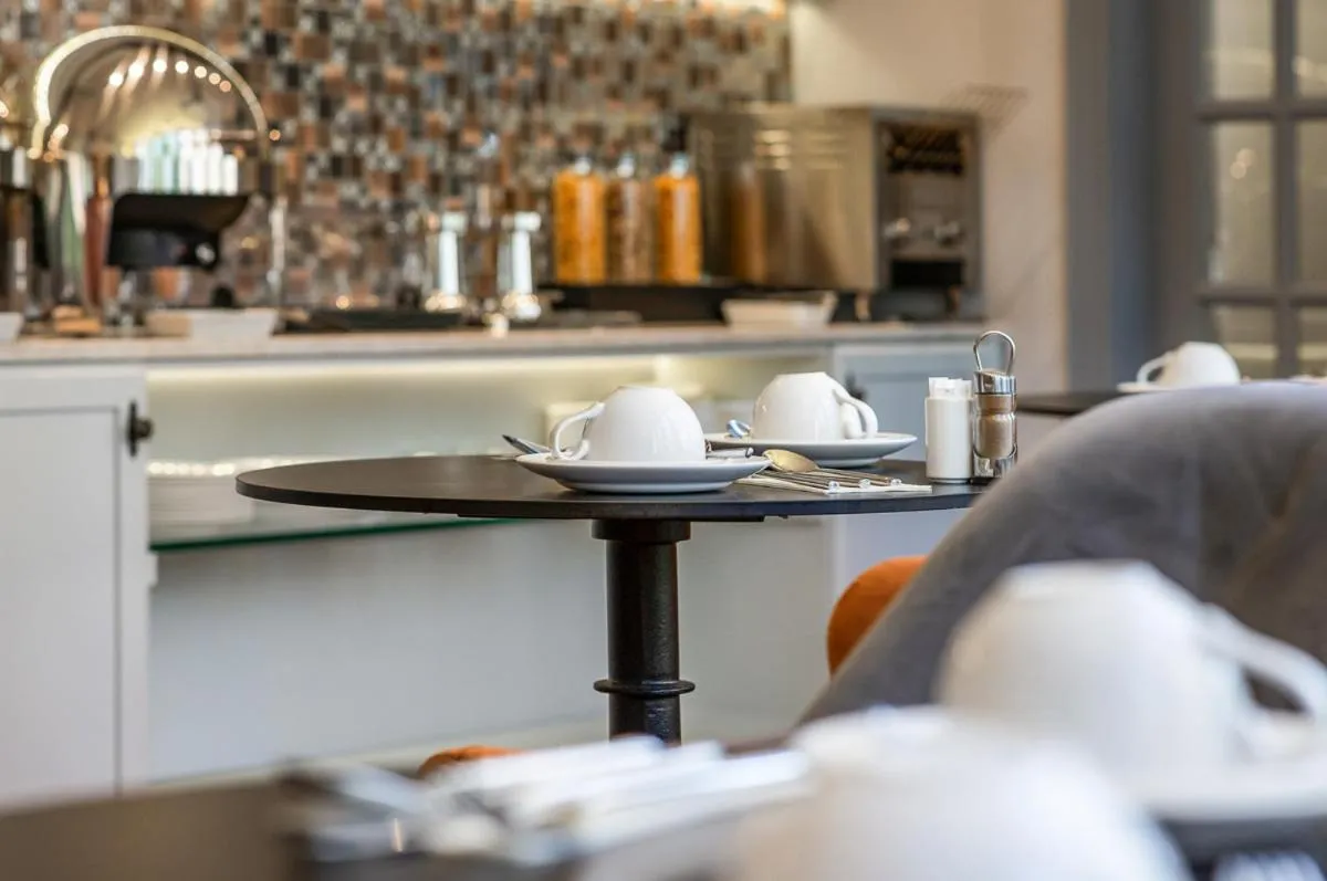 Dining area in Riverside Inn