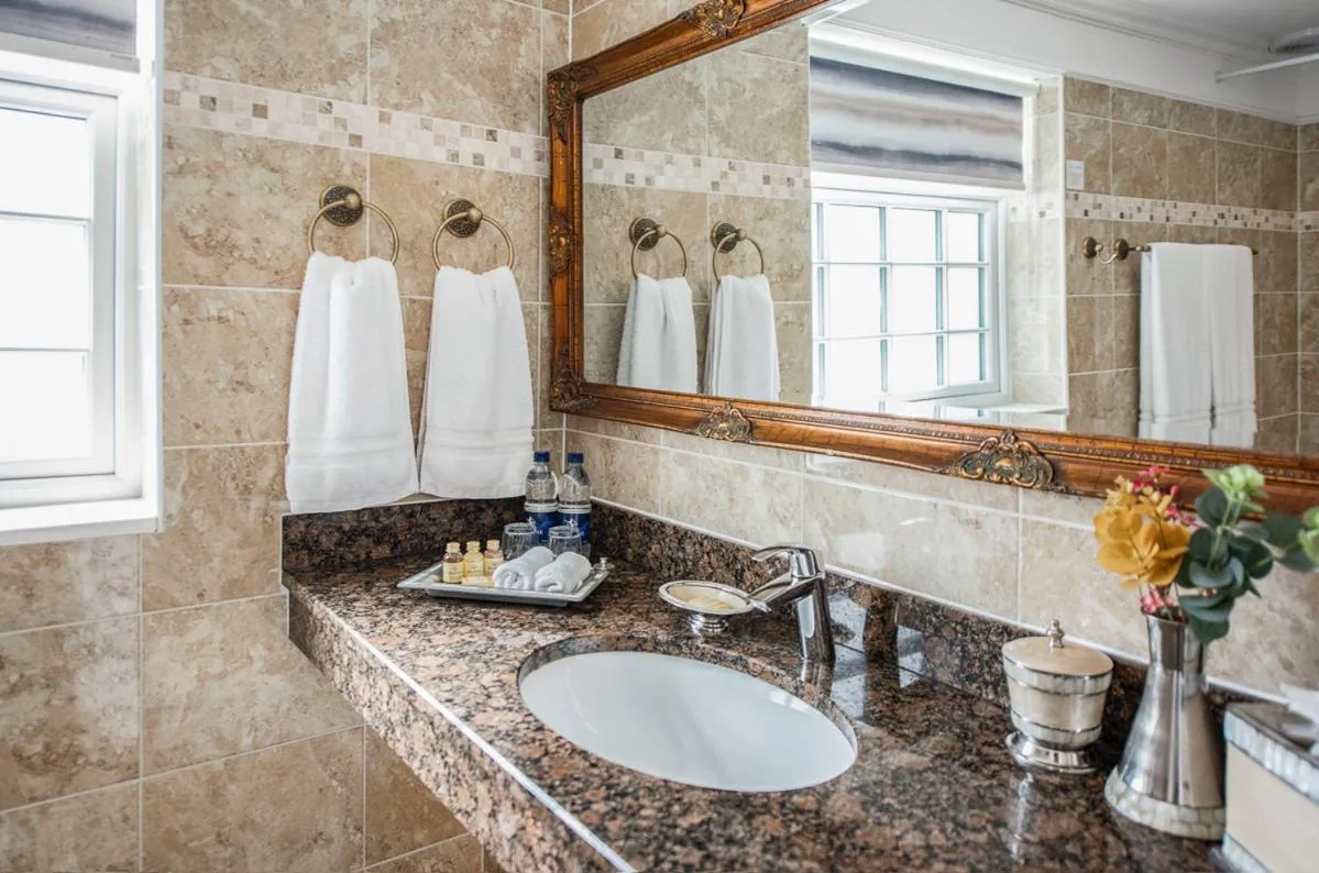 Bathroom in Riverside Inn