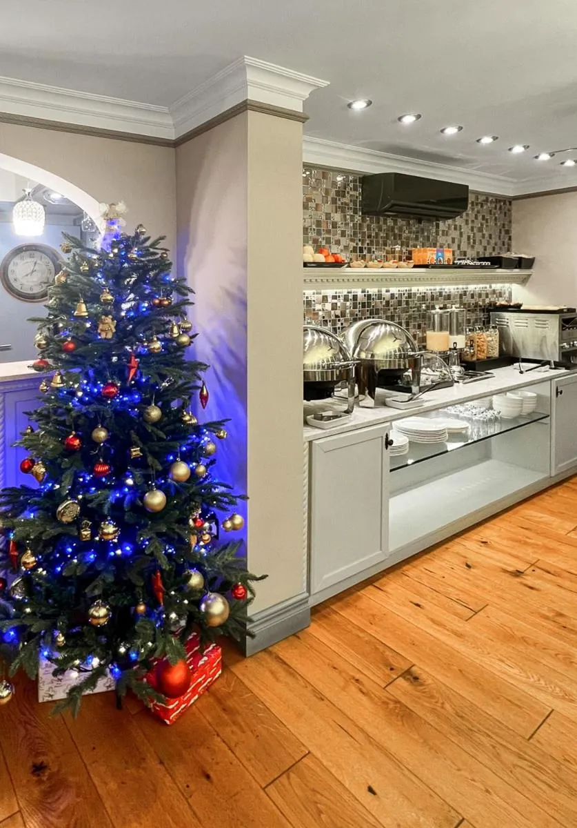 Dining area in Riverside Inn