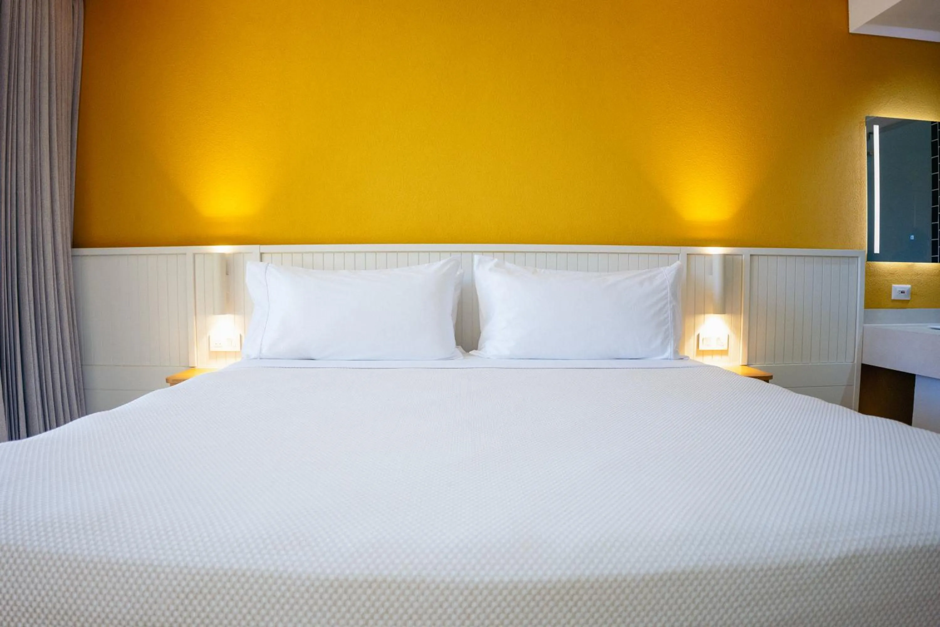 Bed in Zapadilly Tree Hotel