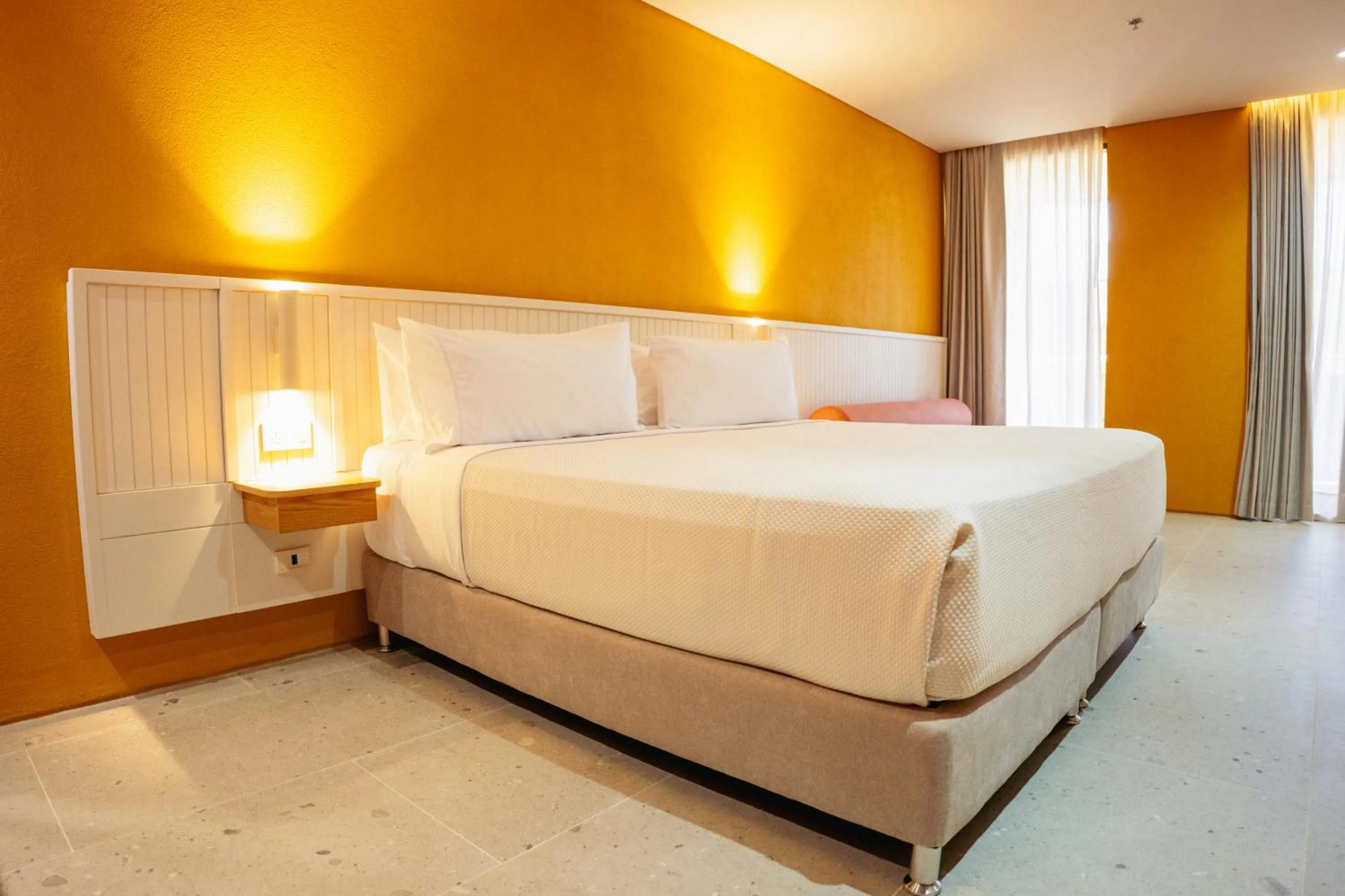 Bed in Zapadilly Tree Hotel