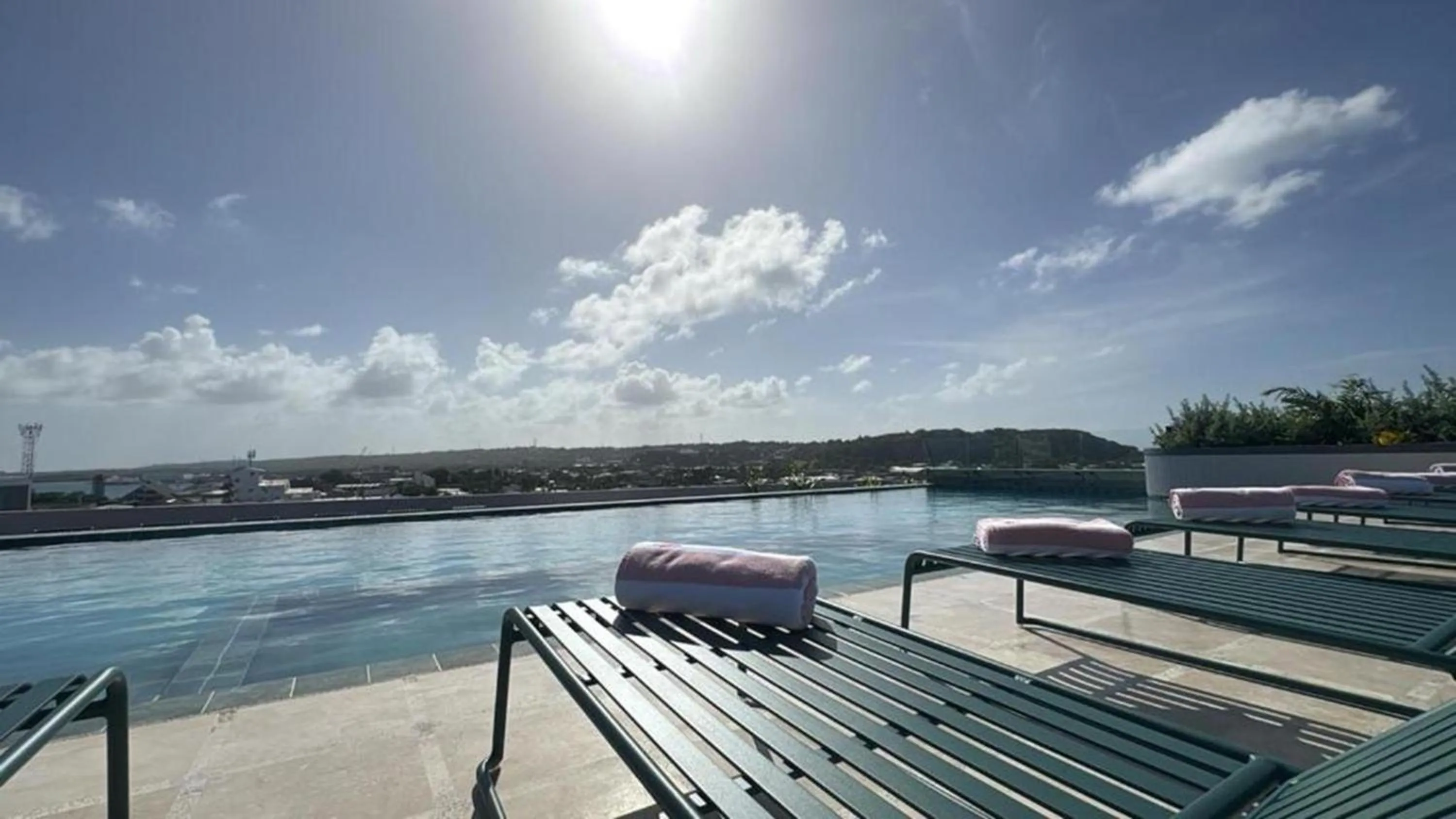 Swimming pool in Zapadilly Tree Hotel