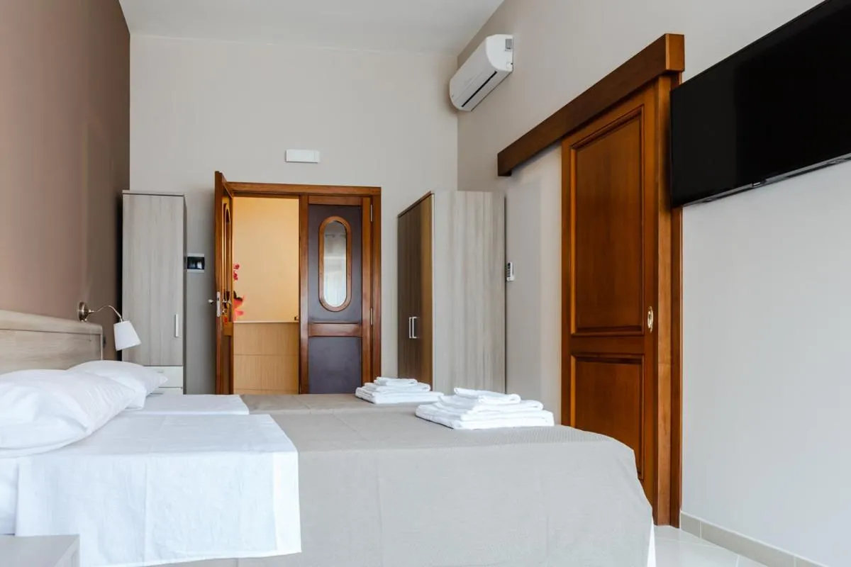 Photo of the whole room, Bed in B&B SALento