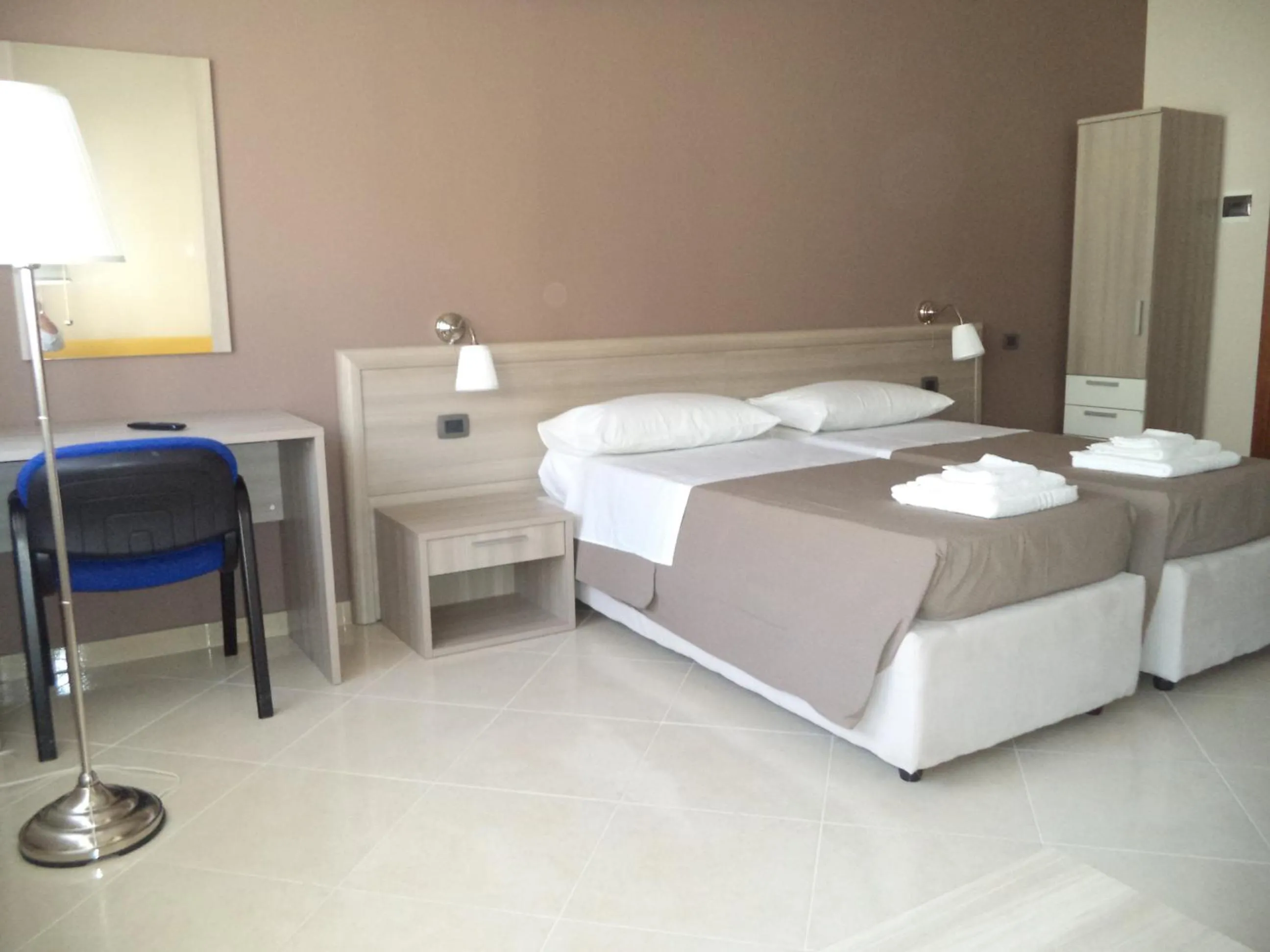 Photo of the whole room, Bed in B&B SALento