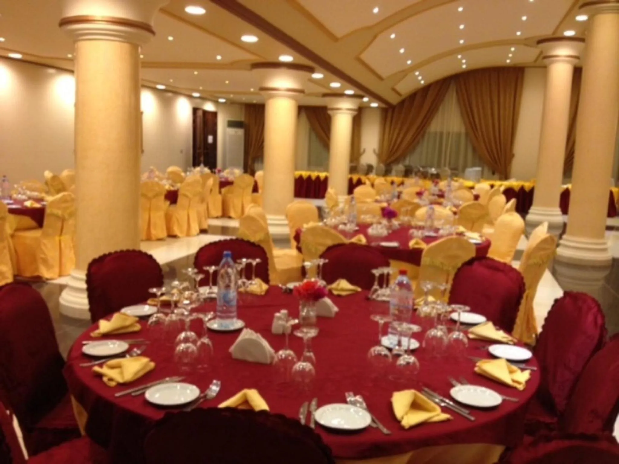 Restaurant/places to eat in Atlantic Palace Hotel