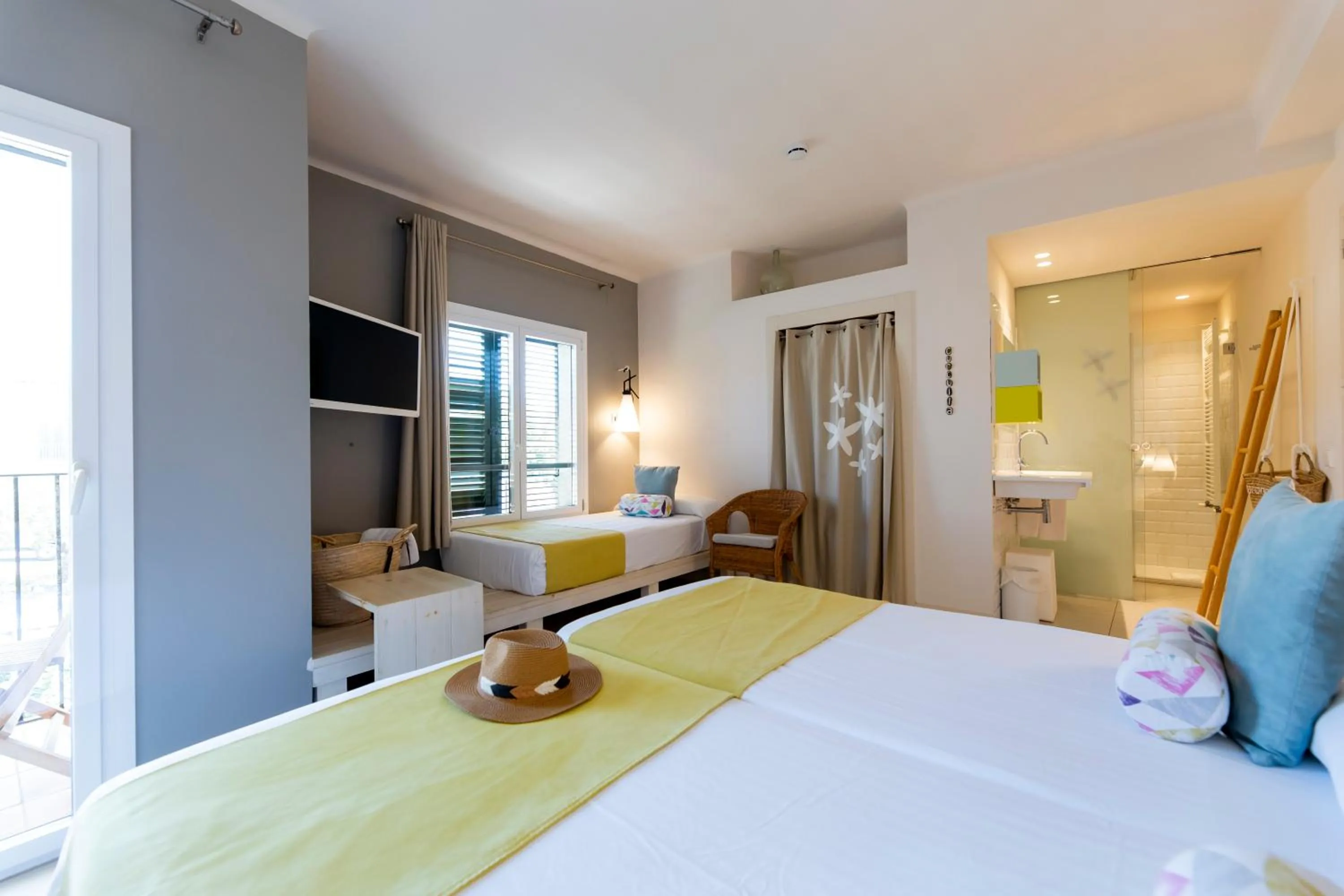 Bed in Hotel Tarongeta - Adults Only