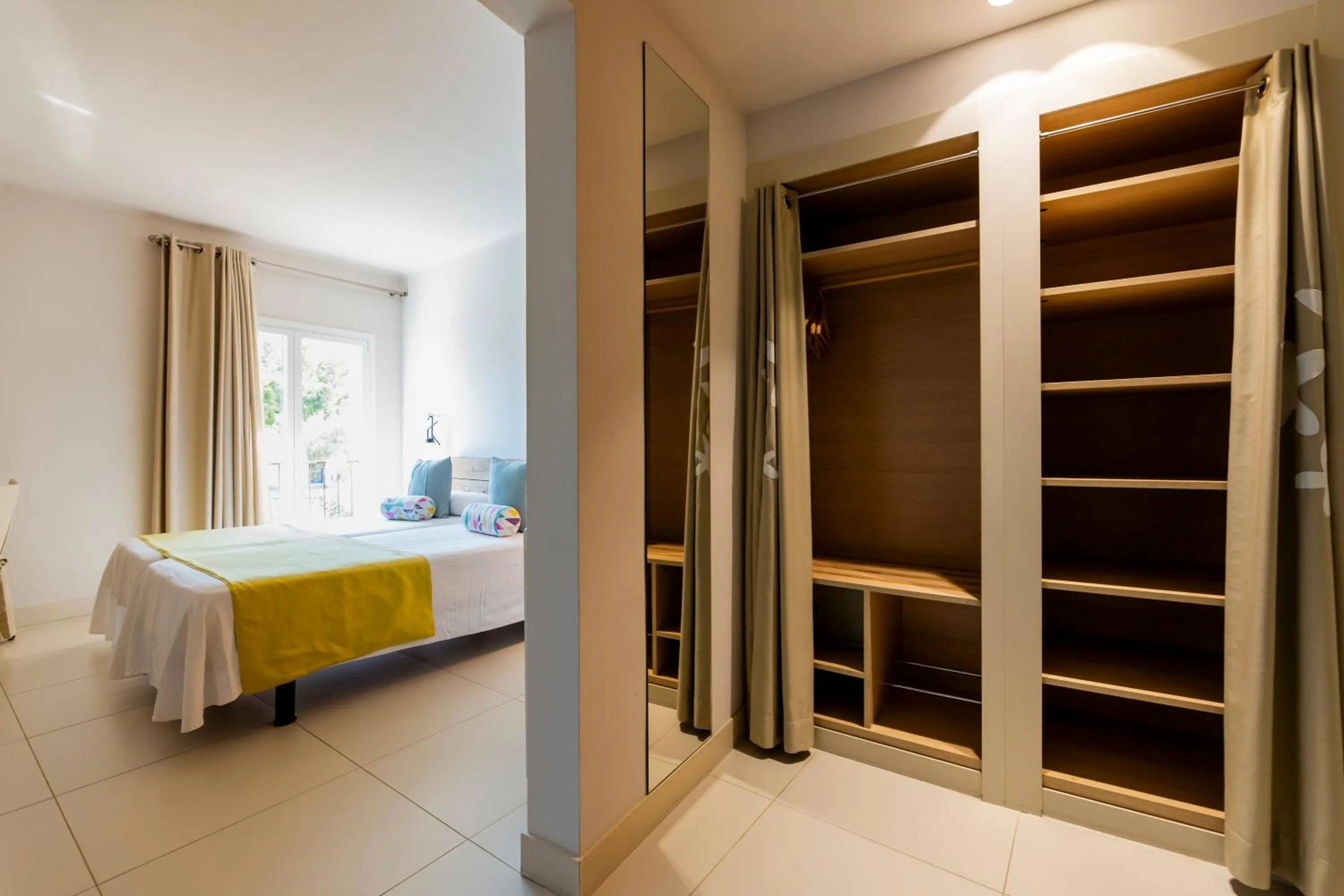 Bed in Hotel Tarongeta - Adults Only