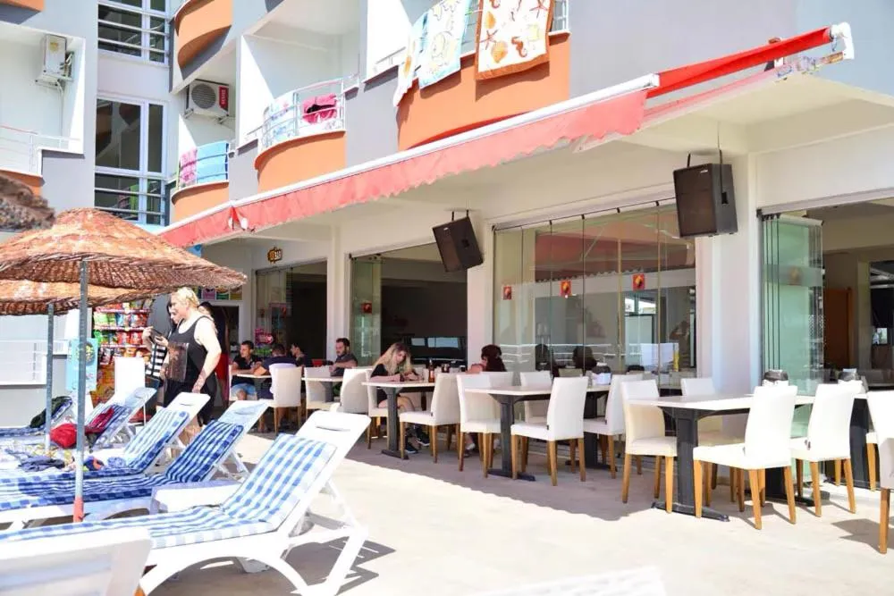 Restaurant/places to eat in Sare Hotel