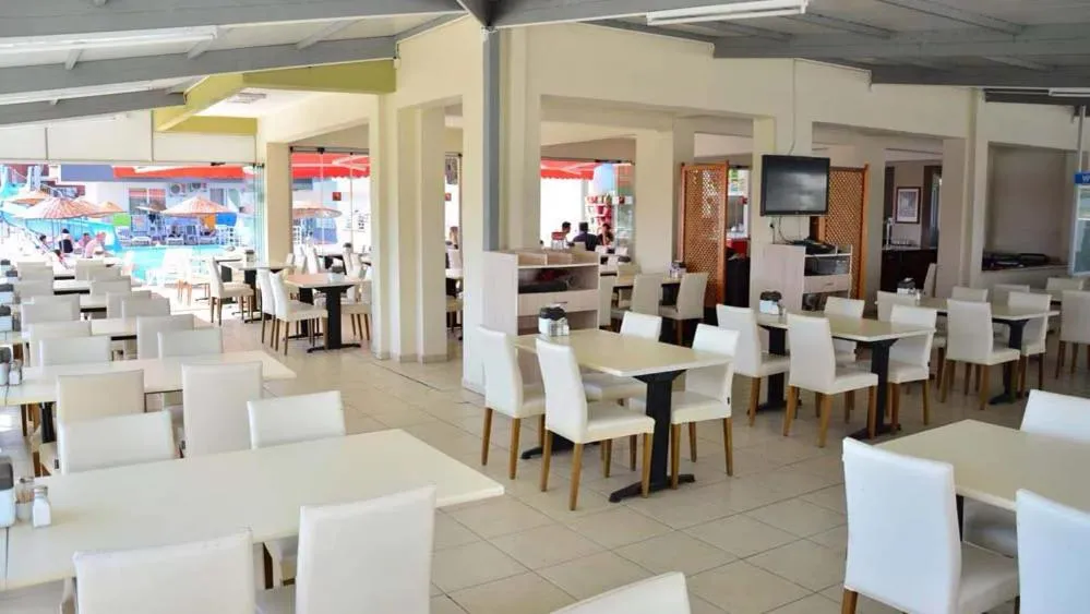 Restaurant/places to eat in Sare Hotel
