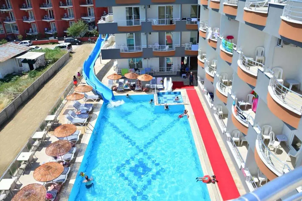 Swimming pool in Sare Hotel