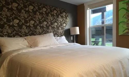 Three-Bedroom Suite in Klippers Guest Suites