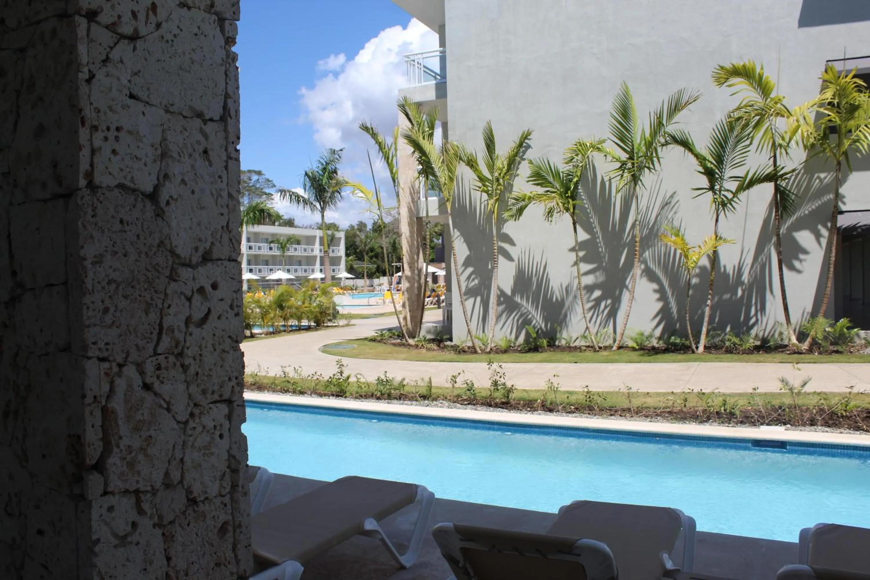 Swimming pool in Emotions by Hodelpa - Juan Dolio