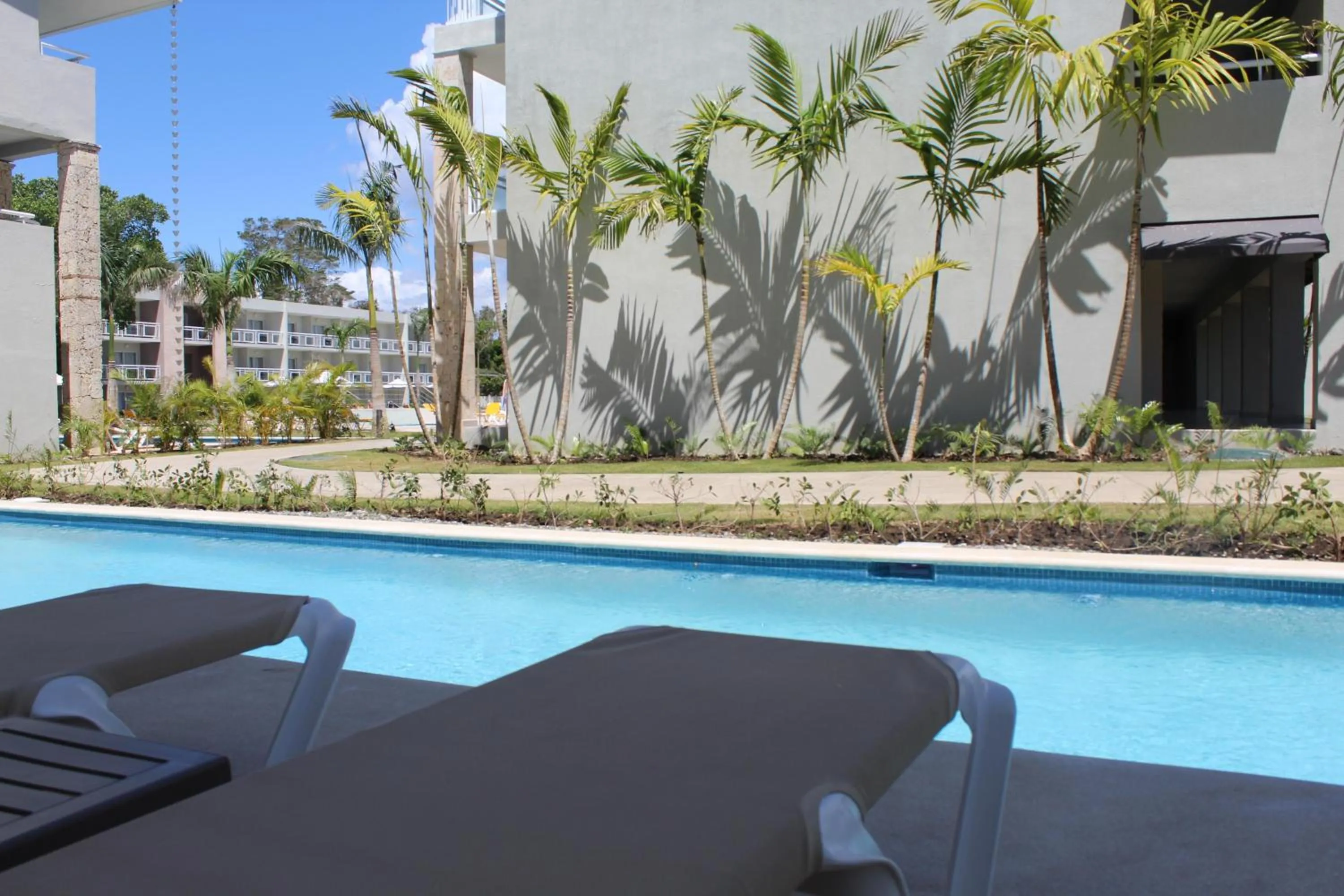 Swimming pool in Emotions by Hodelpa - Juan Dolio