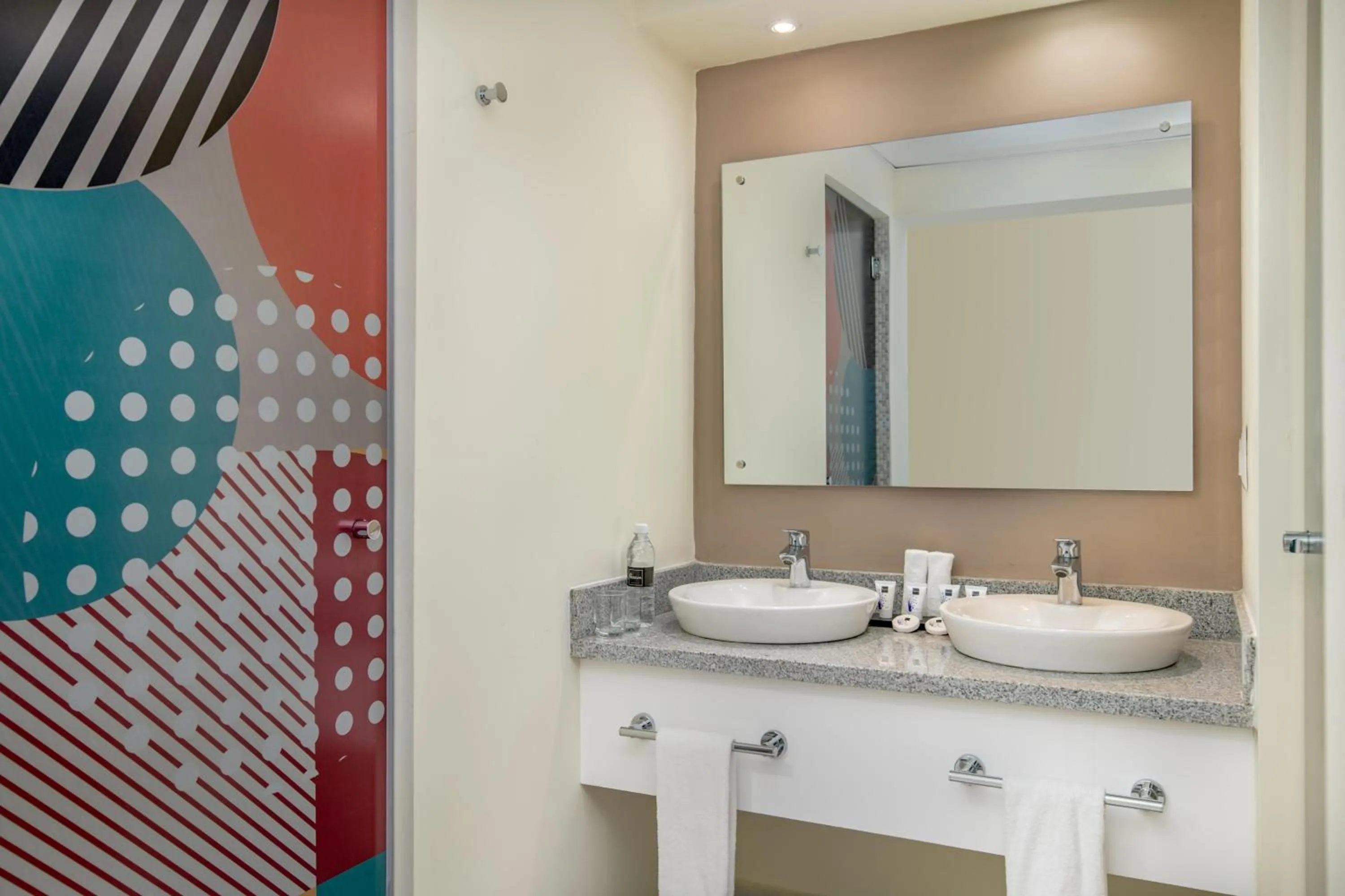 Bathroom in Emotions by Hodelpa - Juan Dolio