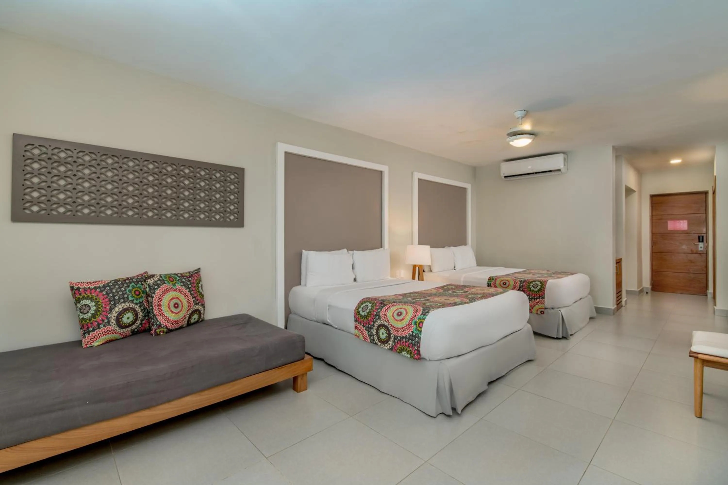 Photo of the whole room, Bed in Emotions by Hodelpa - Juan Dolio