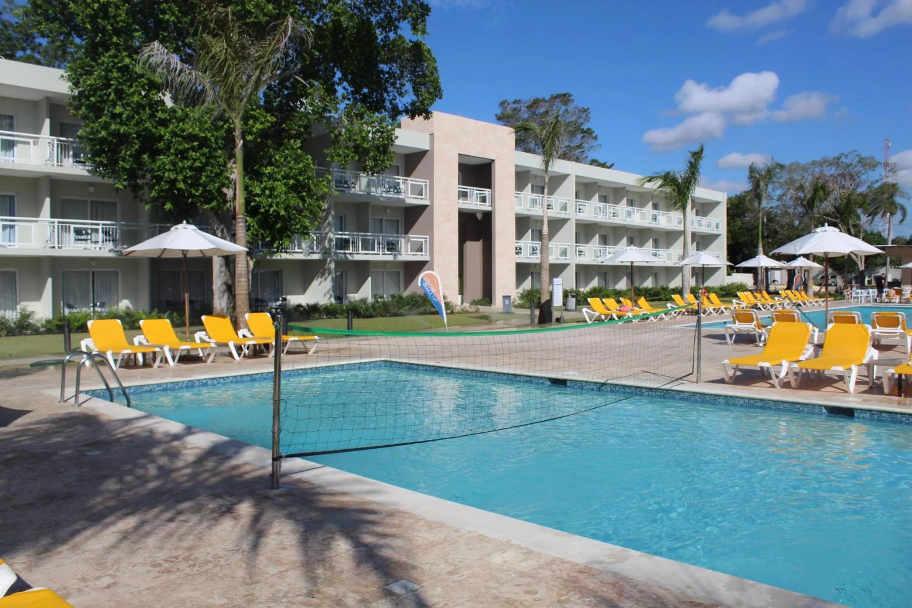 Swimming pool in Emotions by Hodelpa - Juan Dolio