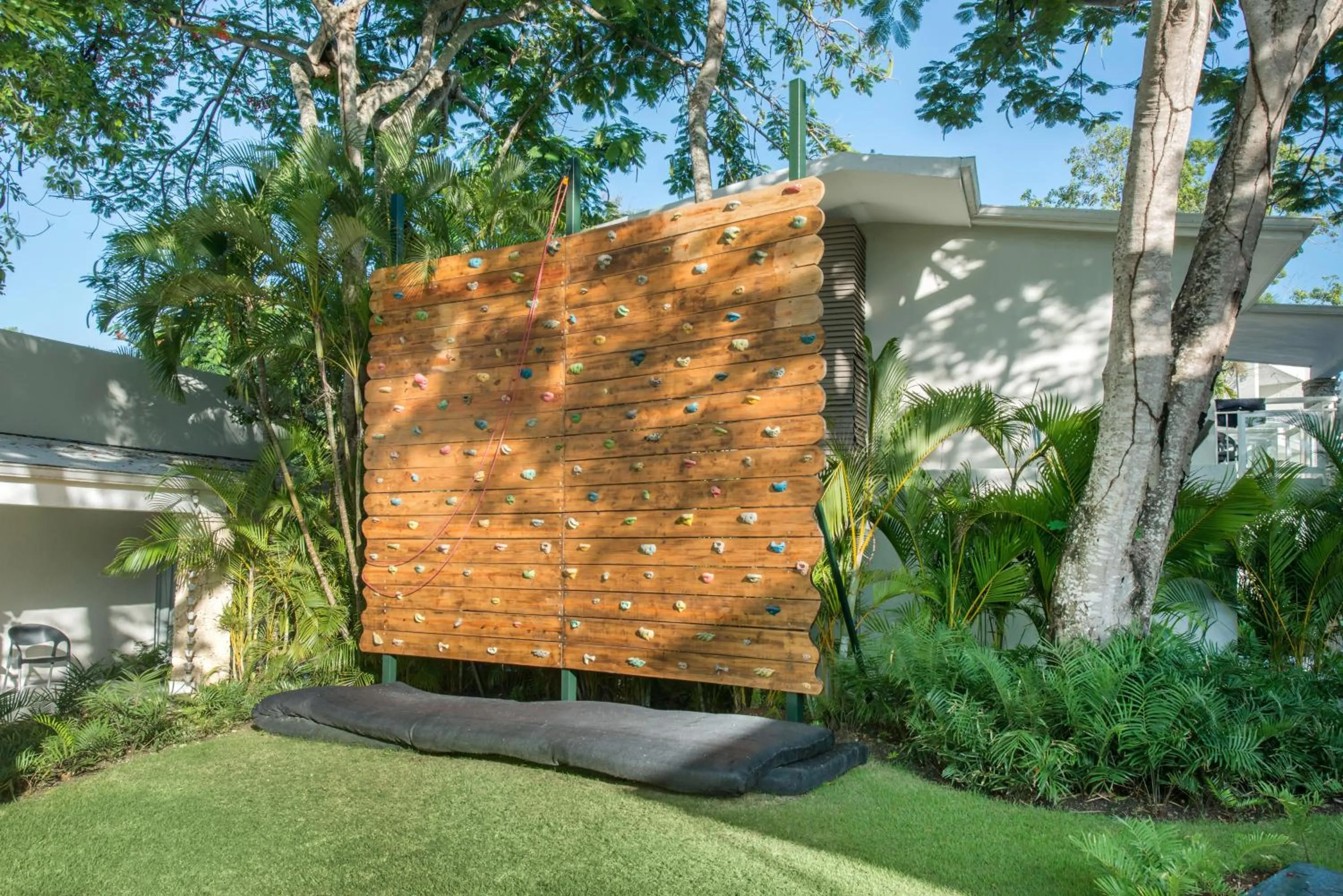 Activities in Emotions by Hodelpa - Juan Dolio