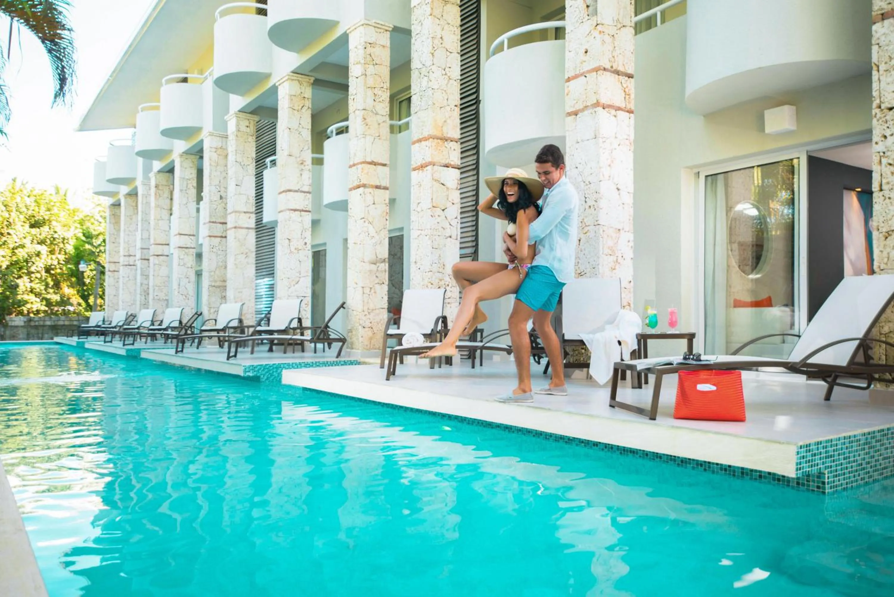 Swimming pool in Emotions by Hodelpa - Juan Dolio