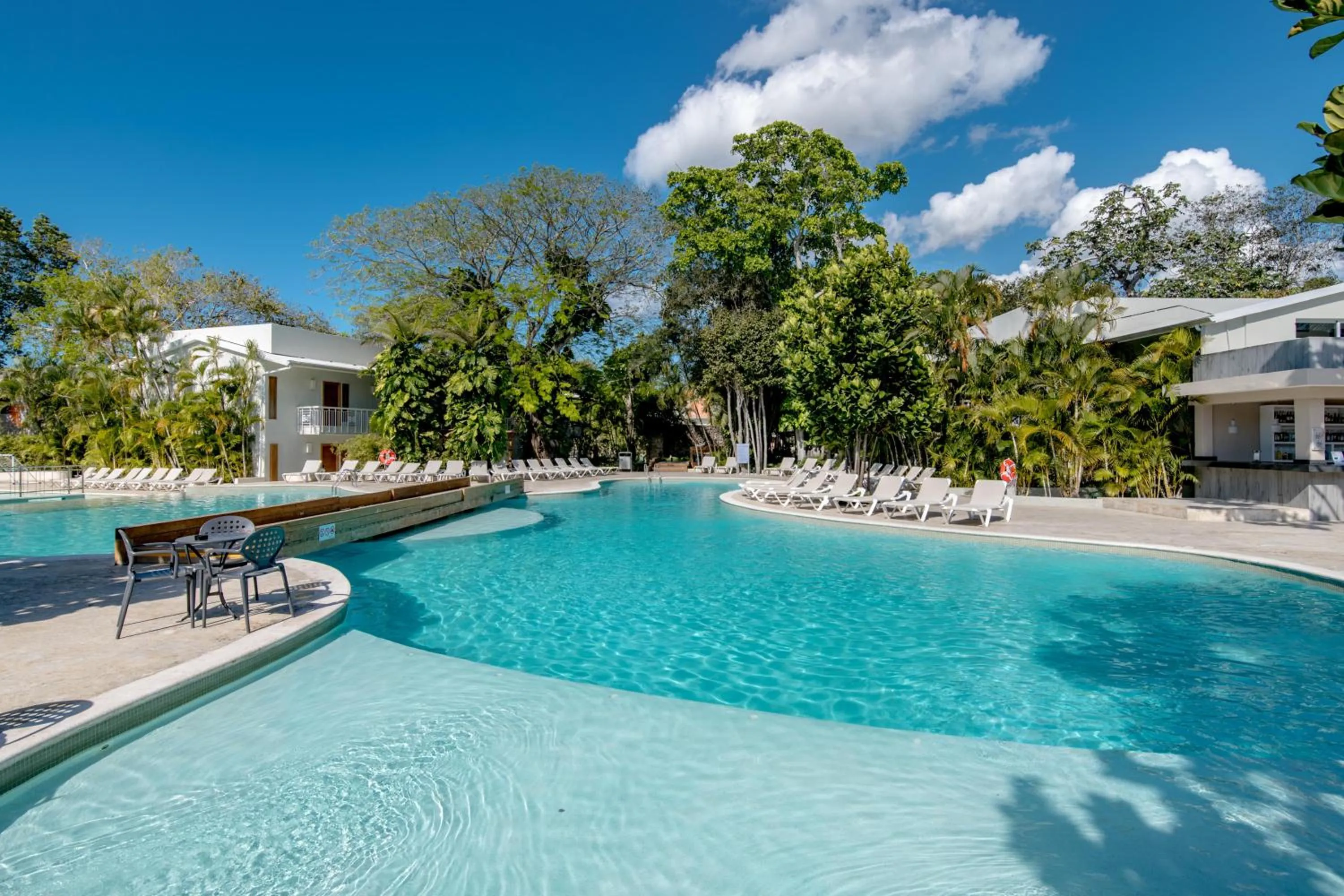 Swimming pool in Emotions by Hodelpa - Juan Dolio