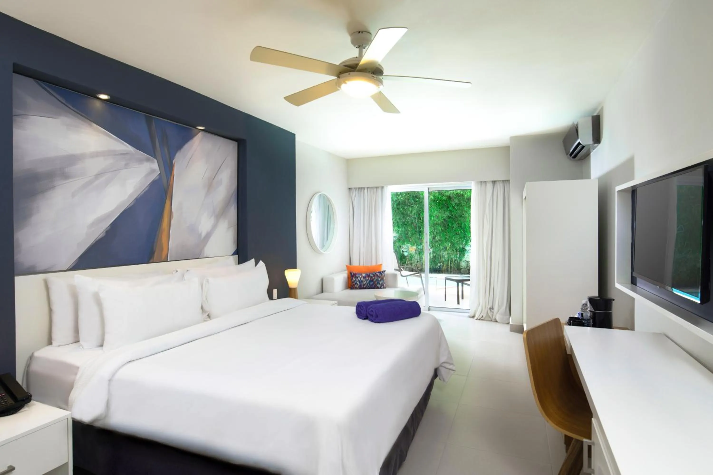 Bathroom, Bed in Emotions by Hodelpa - Juan Dolio