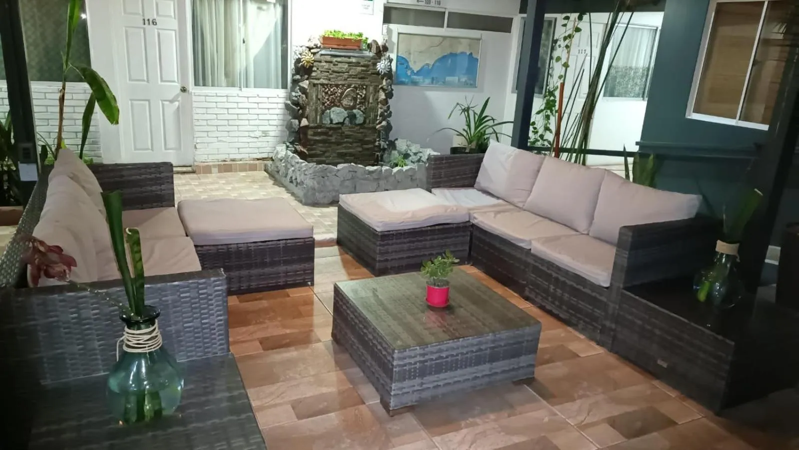 Communal lounge/ TV room in Hotel las Dunas