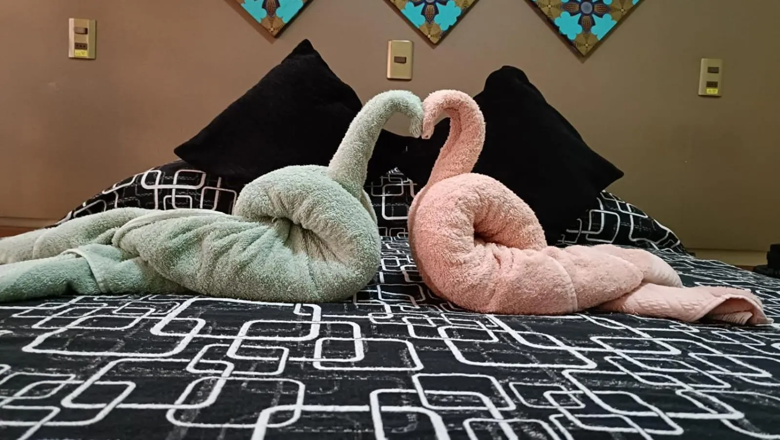 towels, Bed in Hotel las Dunas
