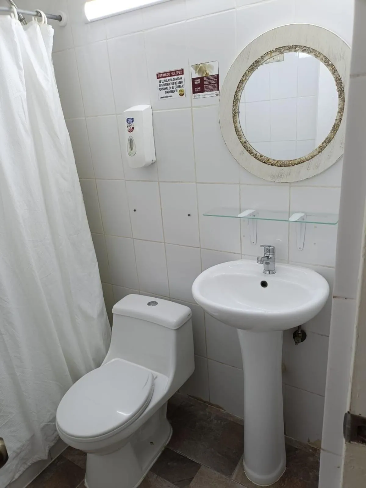 Public Bath in Hotel las Dunas