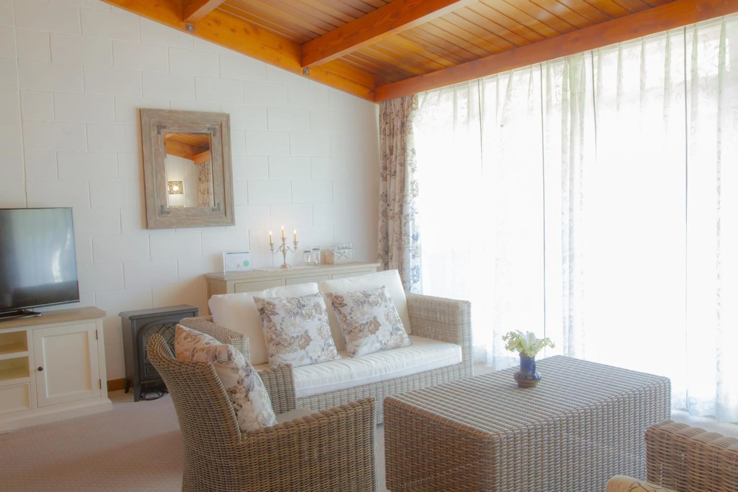 Living room in Okoroire Hot Springs Hotel