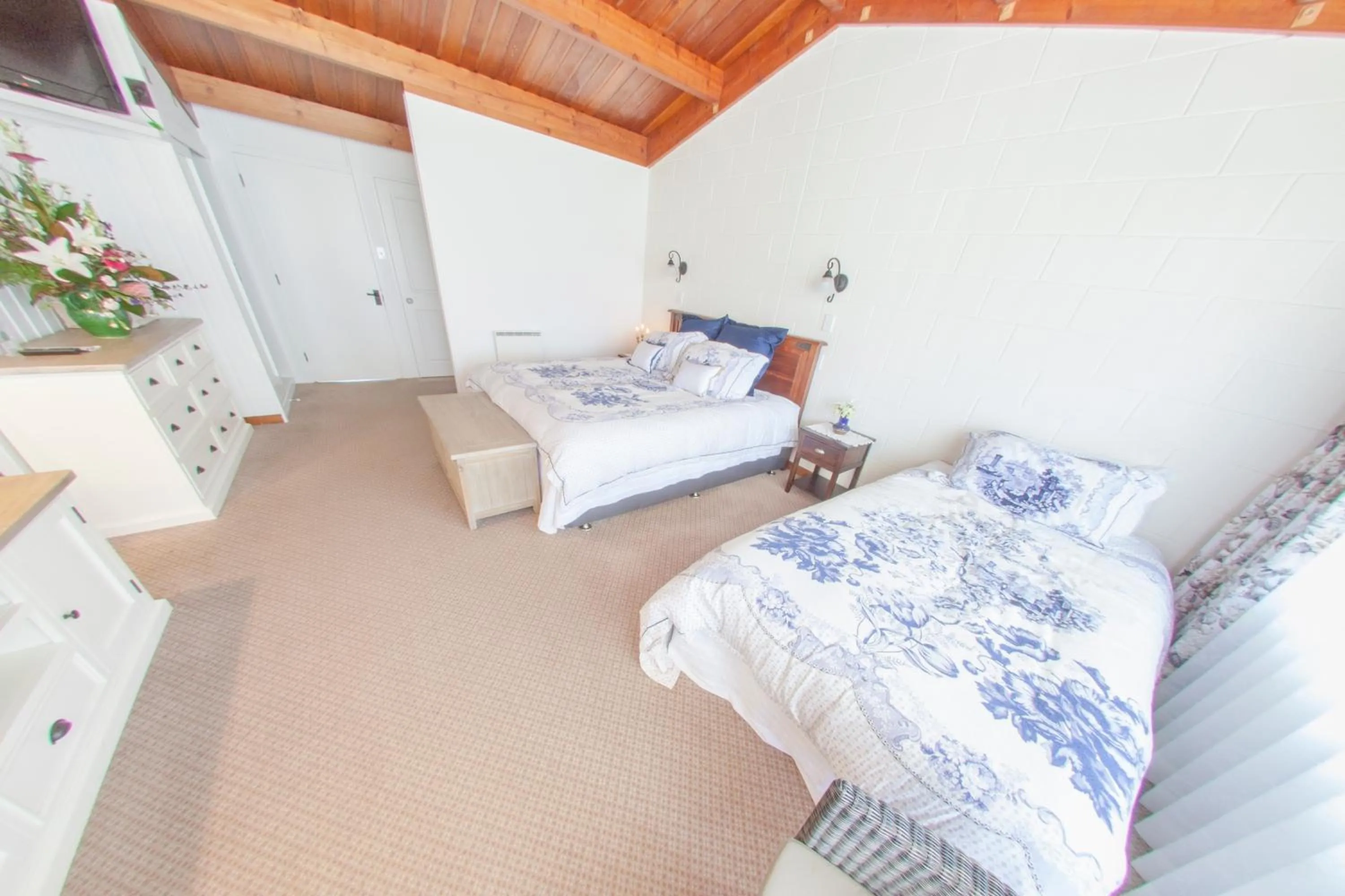 Photo of the whole room, Bed in Okoroire Hot Springs Hotel