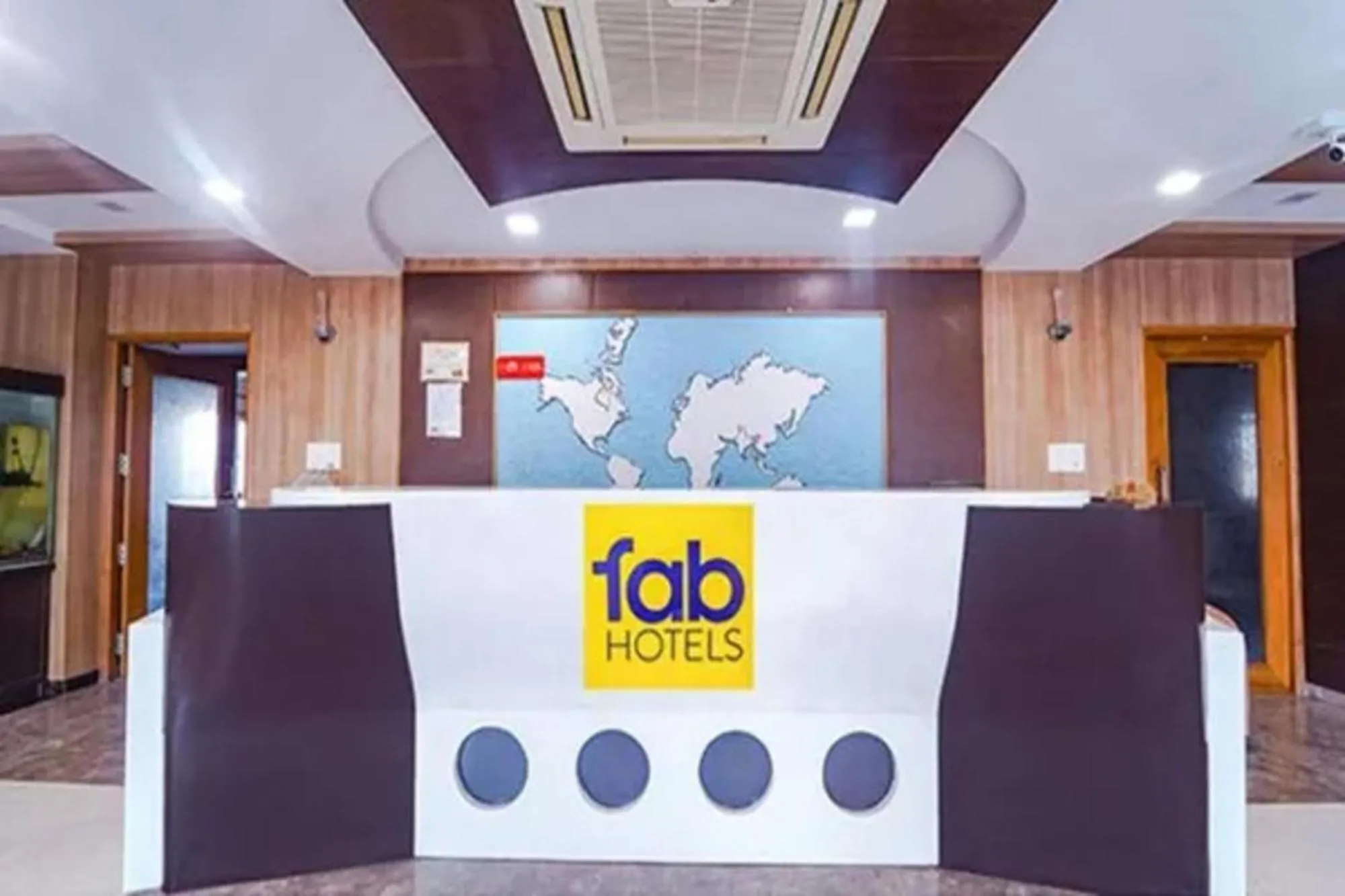 Lobby or reception in FabHotel Grand Gunas