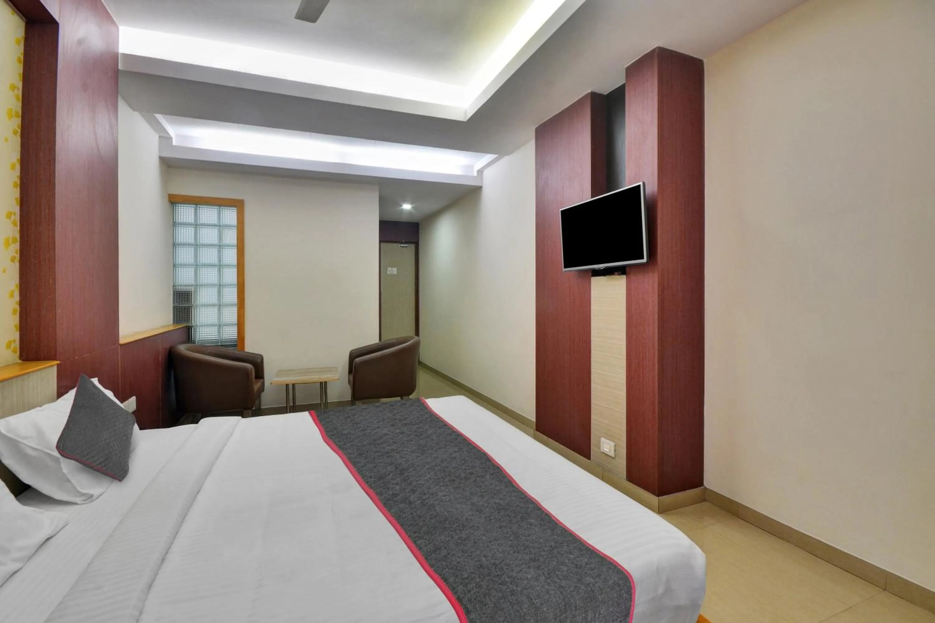 Bedroom, Bed in Townhouse Coastal Grand Hotels and Resorts