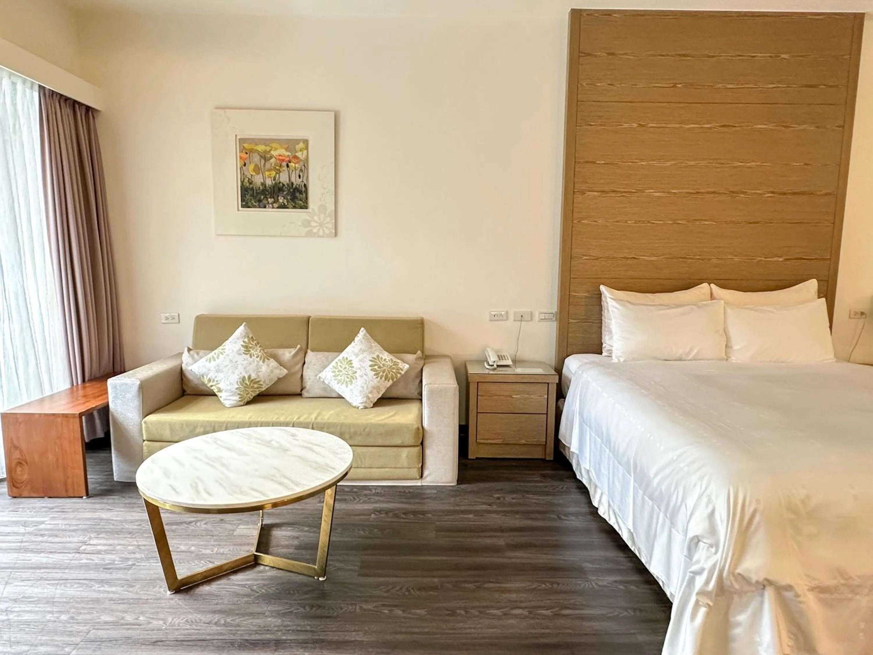 Living room, Bed in Yage Hotspring House