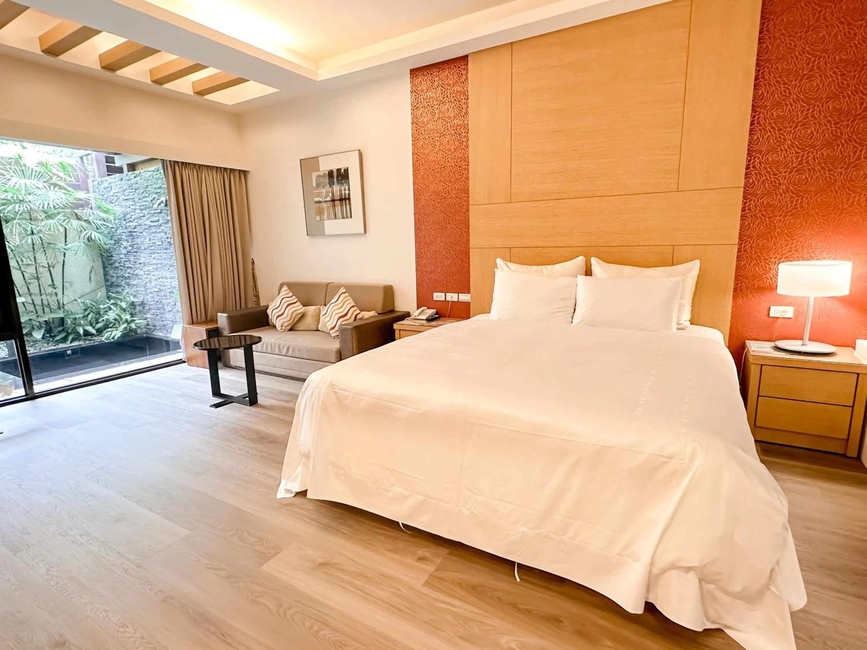 Photo of the whole room, Bed in Yage Hotspring House