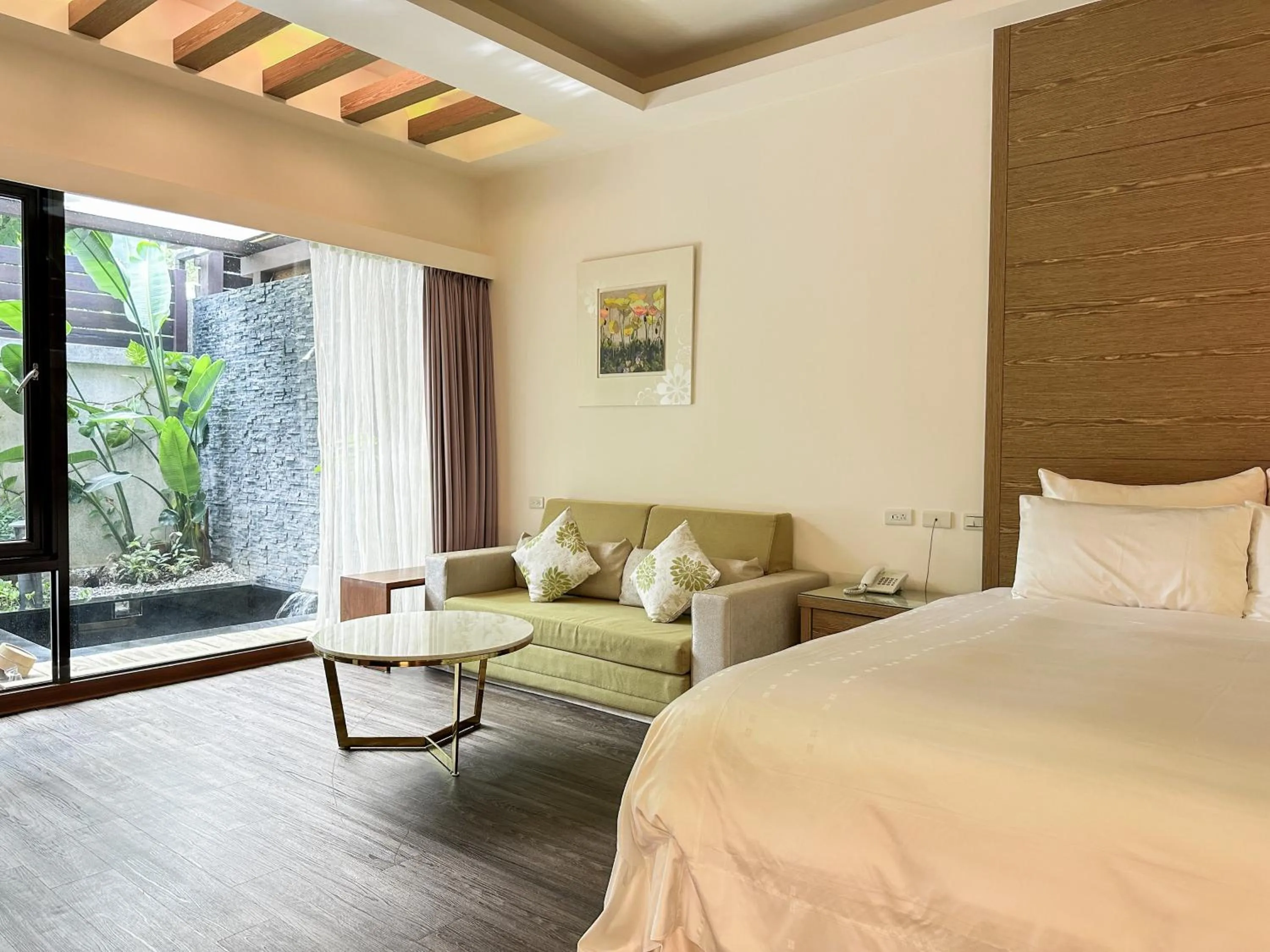 Living room, Bed in Yage Hotspring House