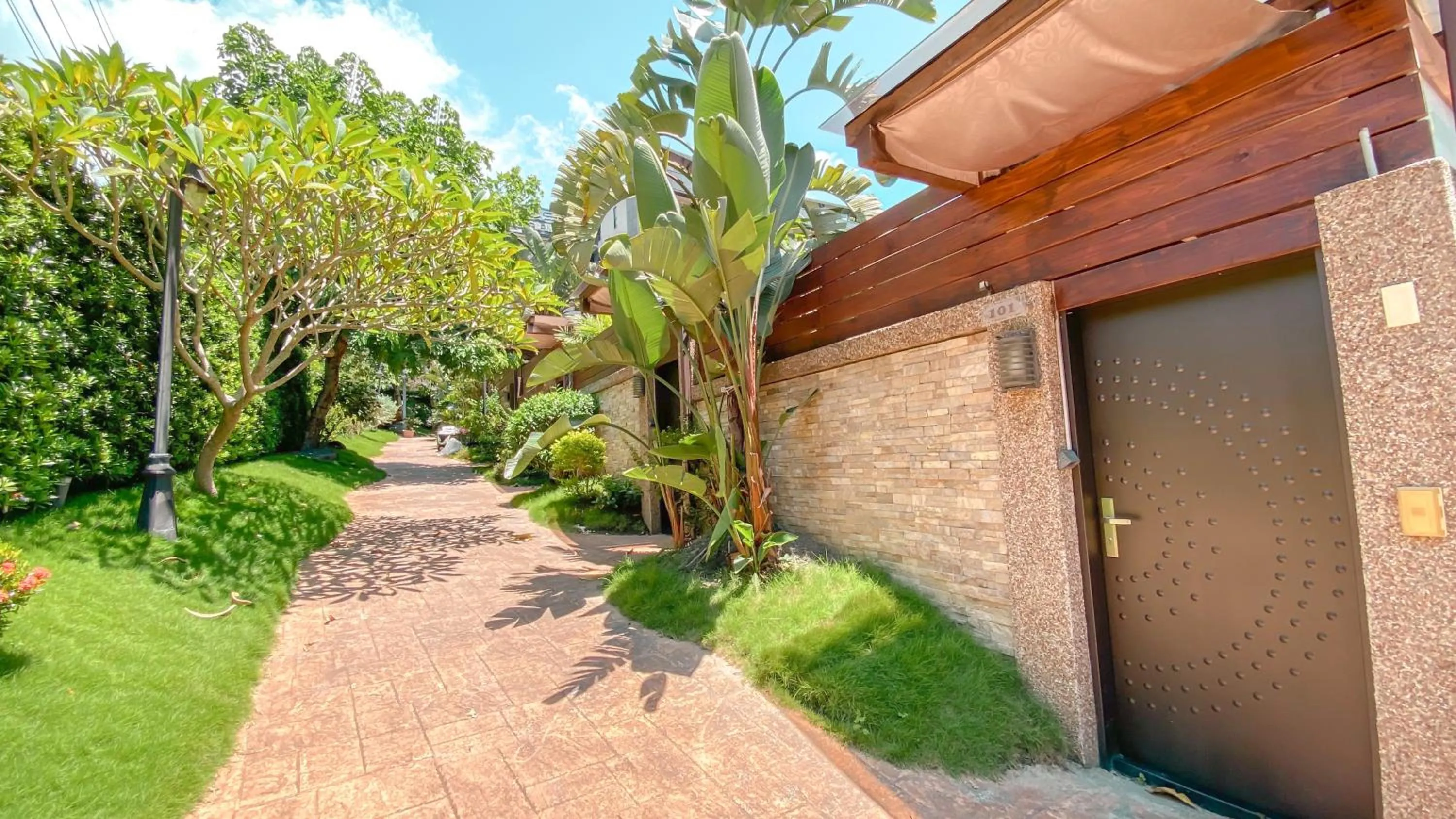 Facade/entrance in Yage Hotspring House
