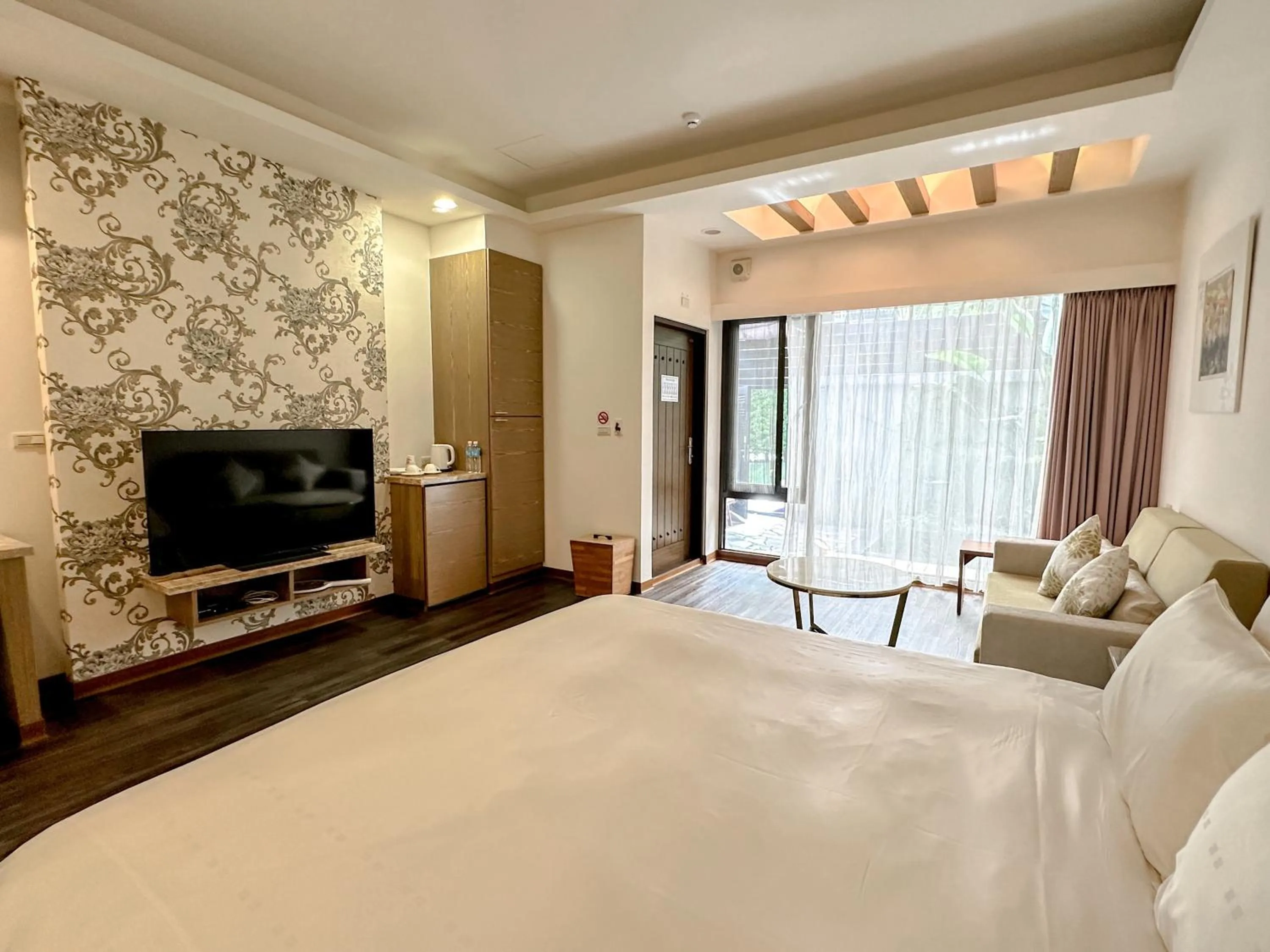 Photo of the whole room, Bed in Yage Hotspring House