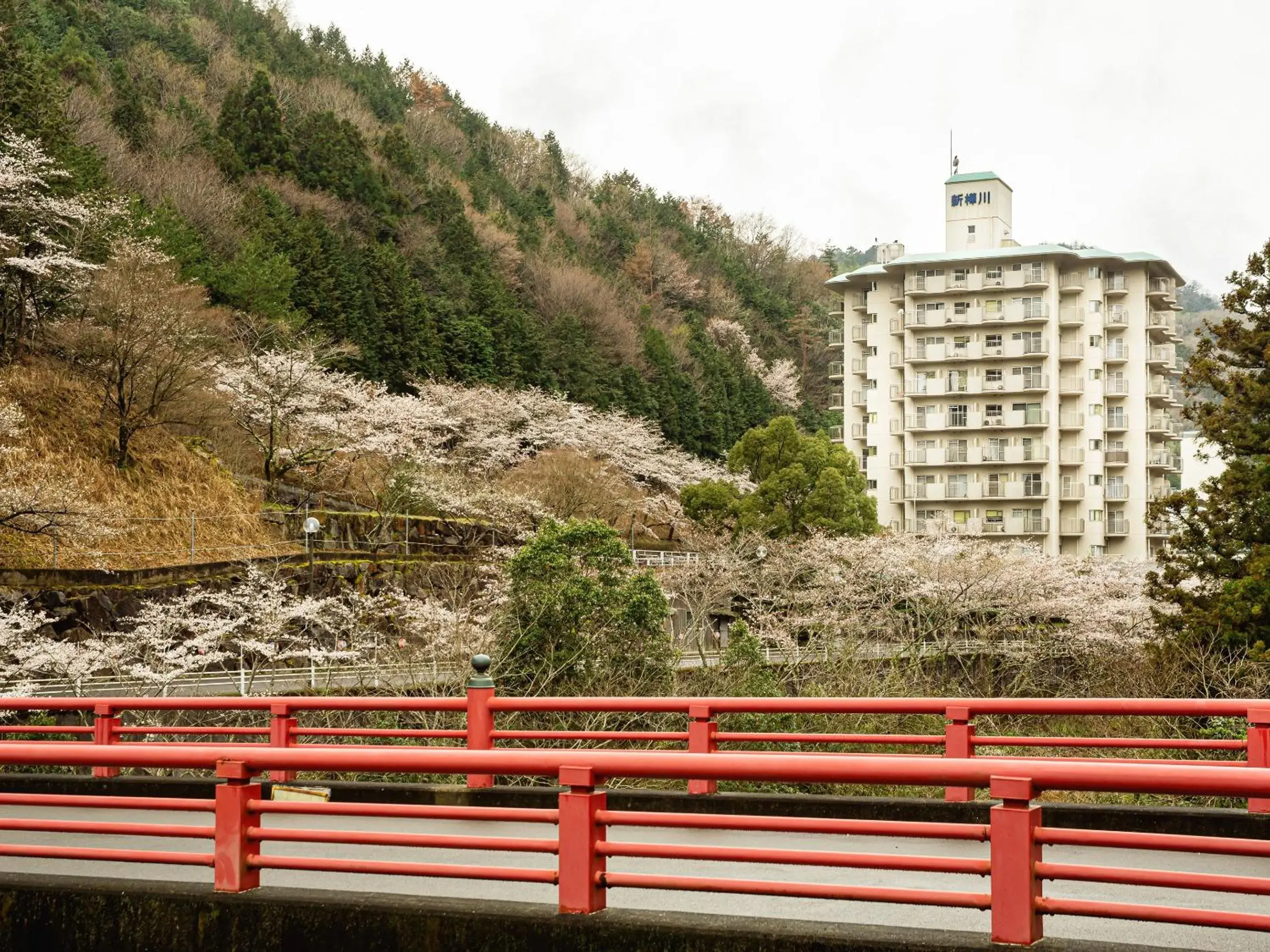 Property building in Shin Kabakawa Kanko Hotel Property building in Shin Kabakawa Kanko Hotel