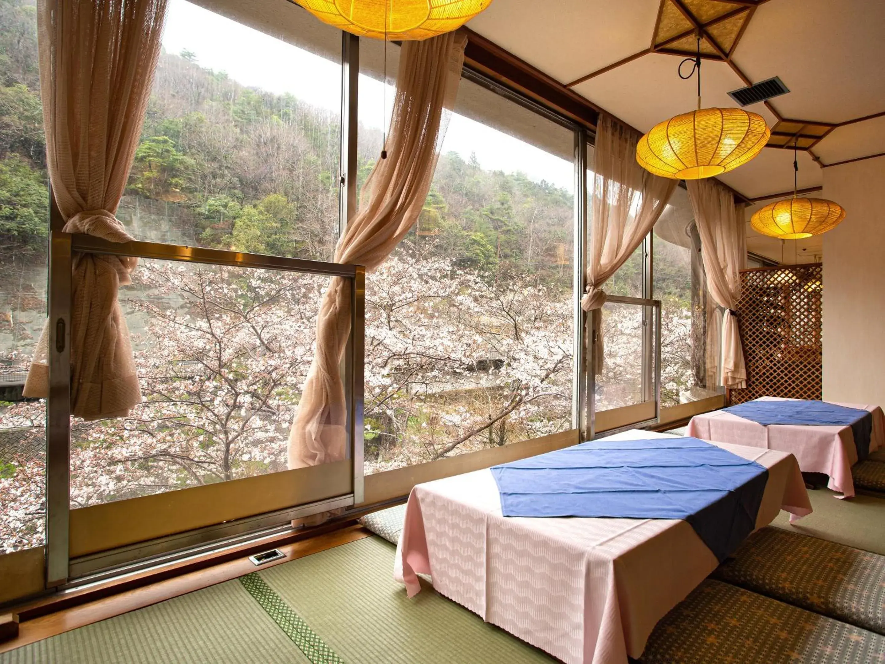 Restaurant/places to eat in Shin Kabakawa Kanko Hotel Restaurant/places to eat in Shin Kabakawa Kanko Hotel