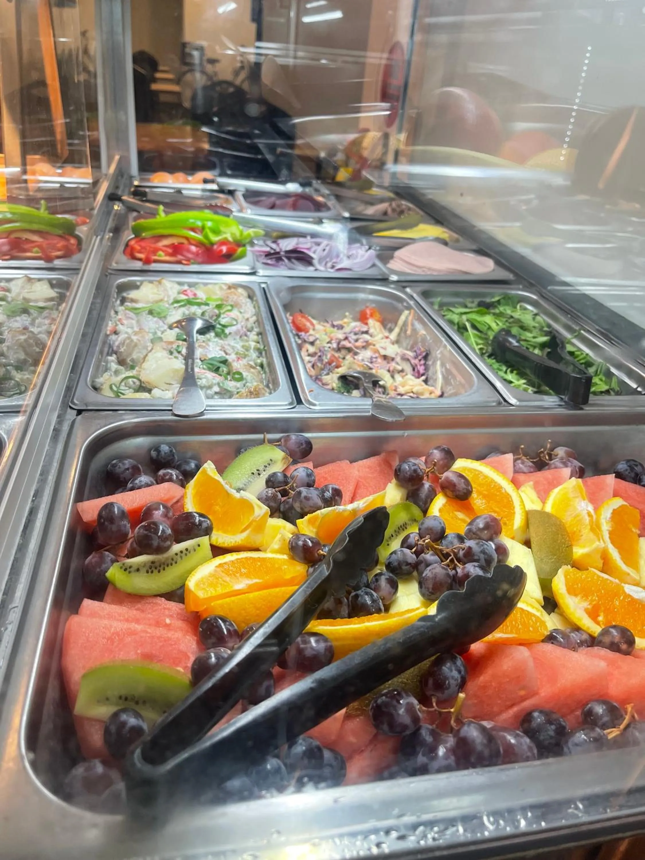 Buffet breakfast in Geraldton Motor Inn