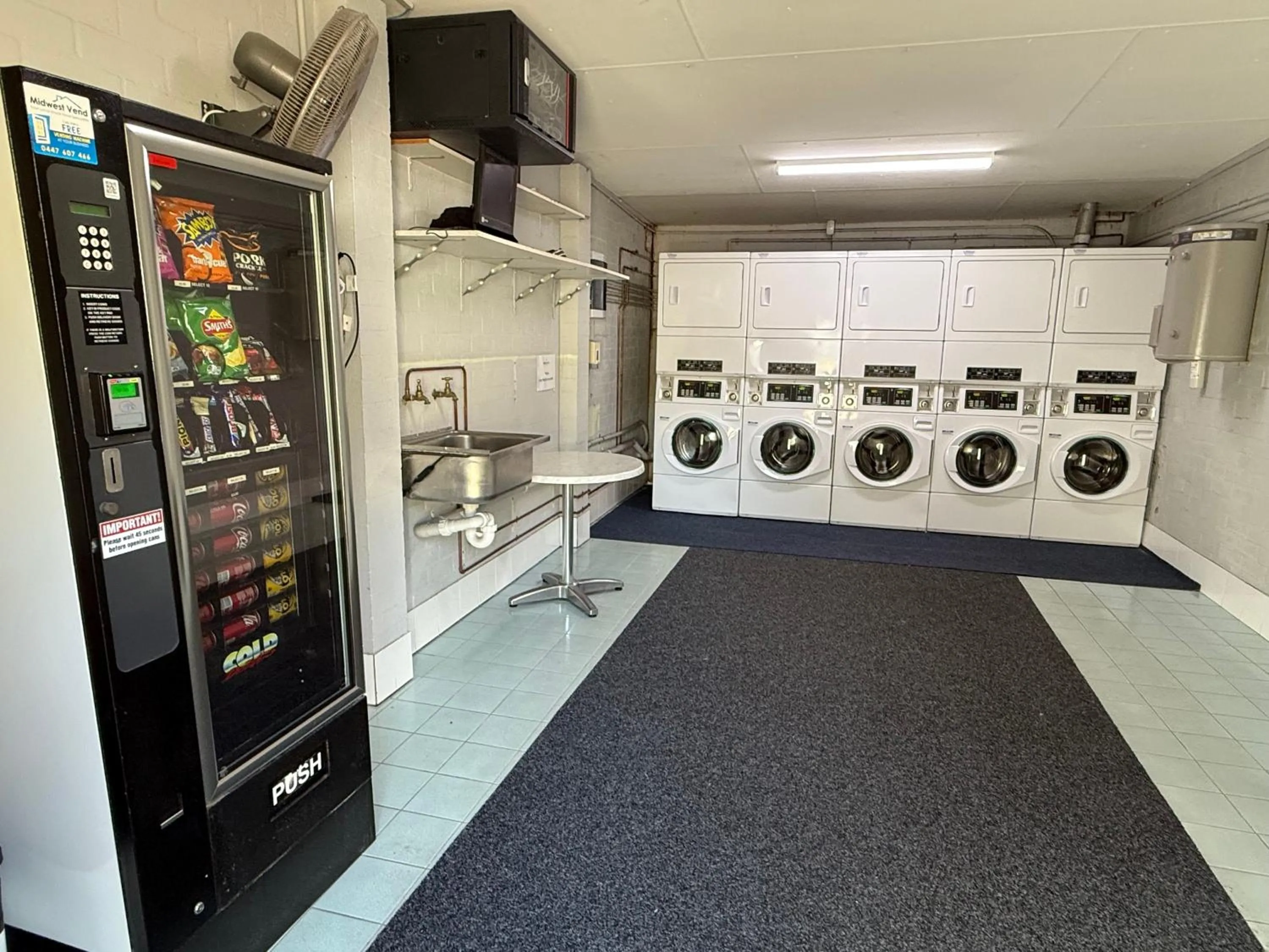 vending machine in Geraldton Motor Inn