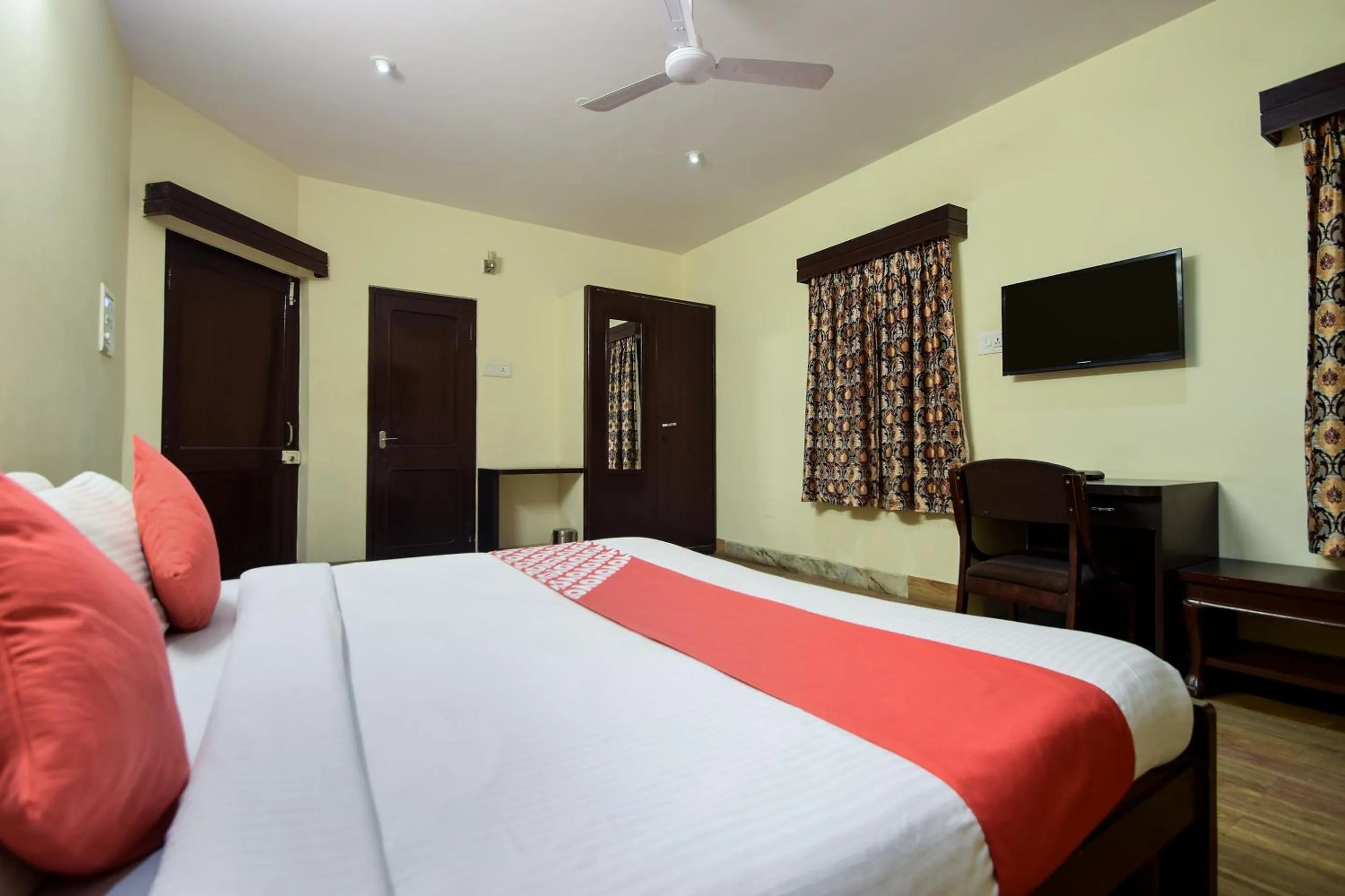 Bedroom, Bed in FabHotel Royal Icon