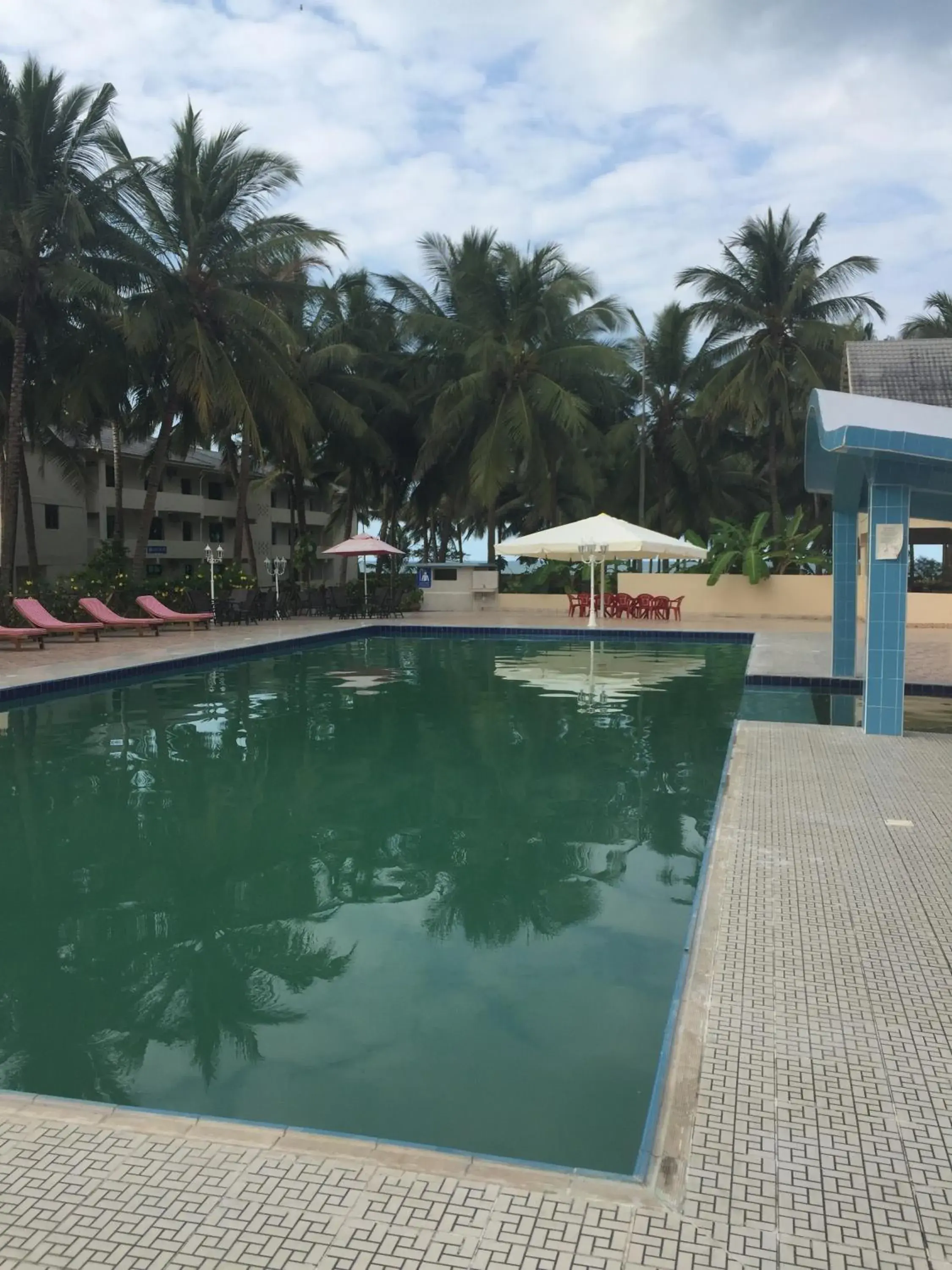 Swimming pool in Oceanic Bay Hotel & Resort Swimming pool in Oceanic Bay Hotel & Resort